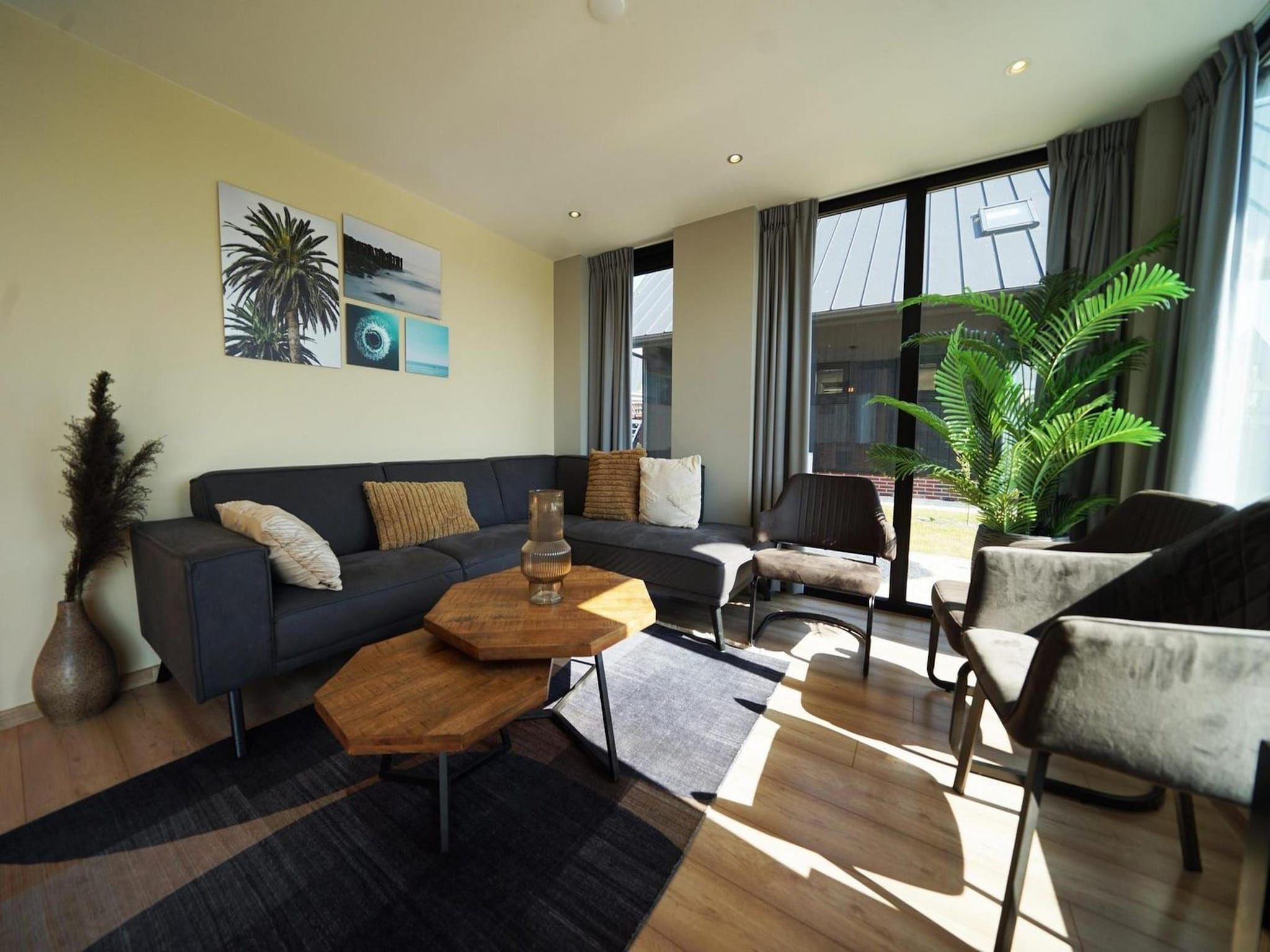 De woonkamer van Resort De IJssel Eilanden 8 in Kampen