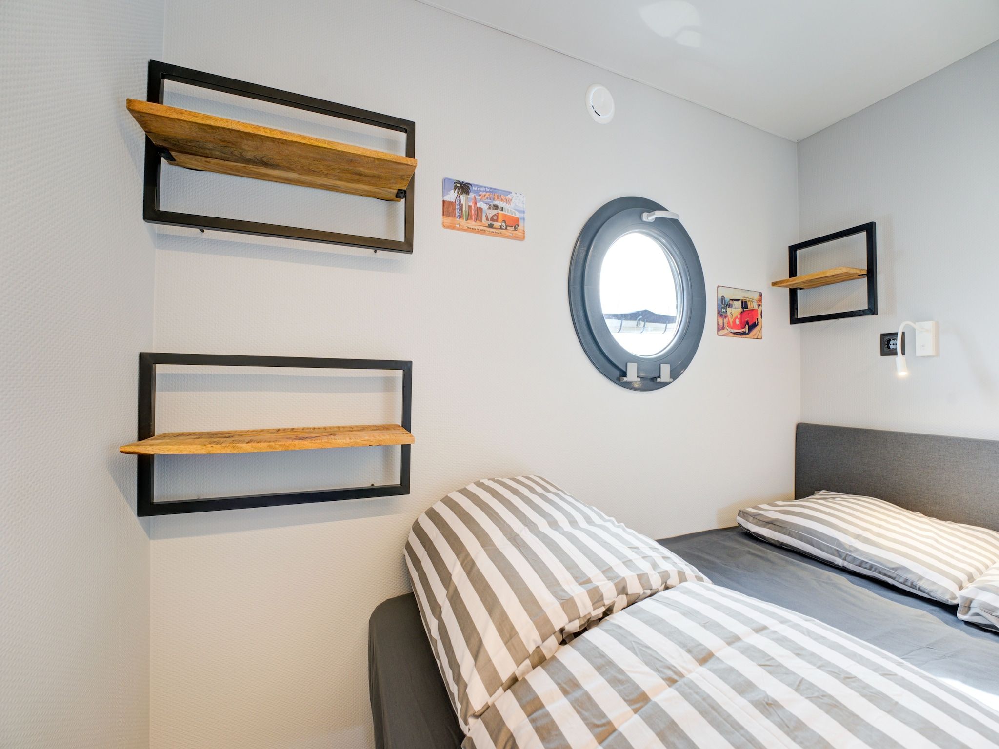 Een slaapkamer van La Belle Vie in Volendam