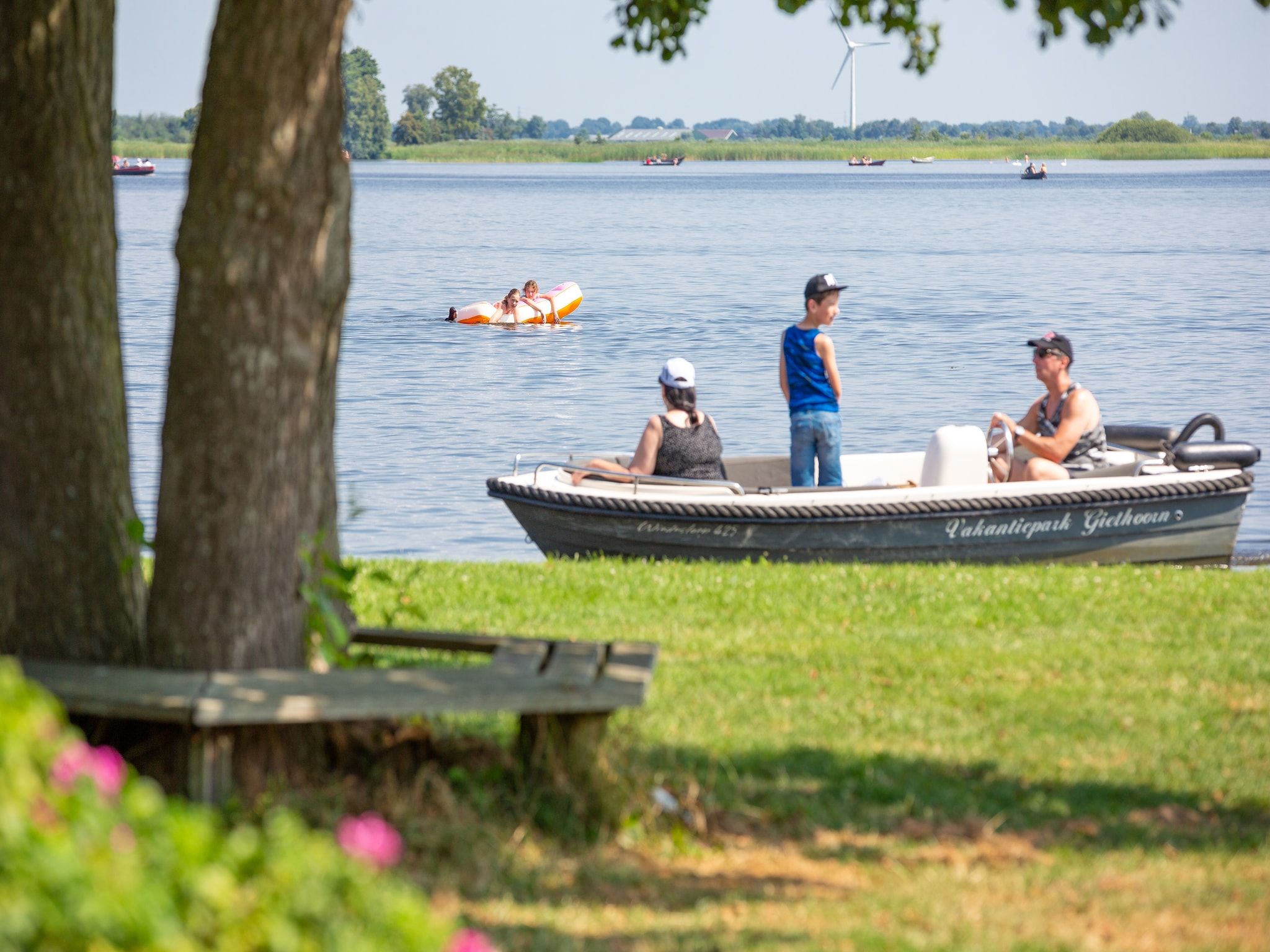 Parkfaciliteiten bij Vakantiepark Giethoorn 8 in Giethoorn