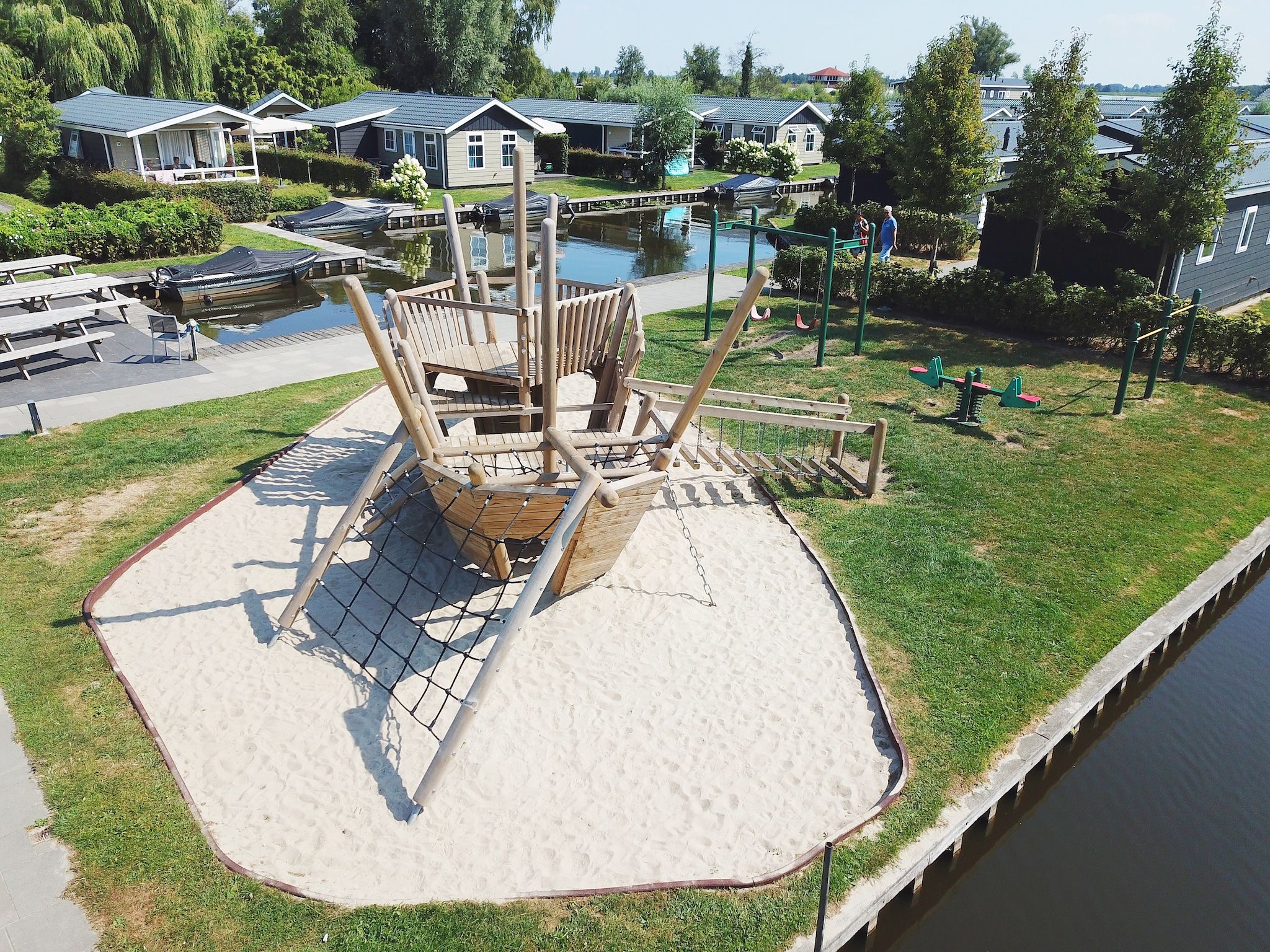 Parkfaciliteiten bij Vakantiepark Giethoorn 12 in Giethoorn