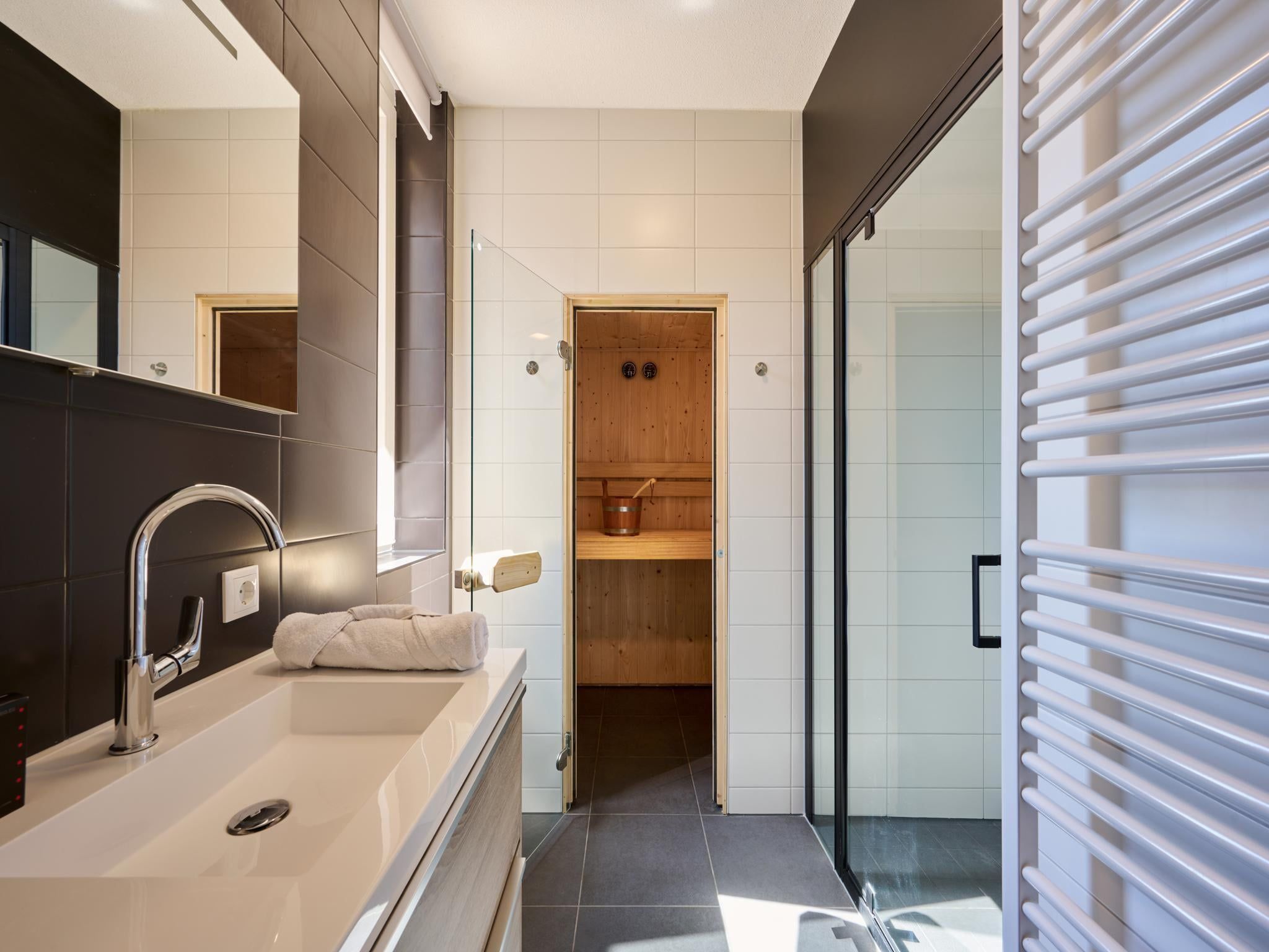 De badkamer van Resort Maastricht 37 in Maastricht