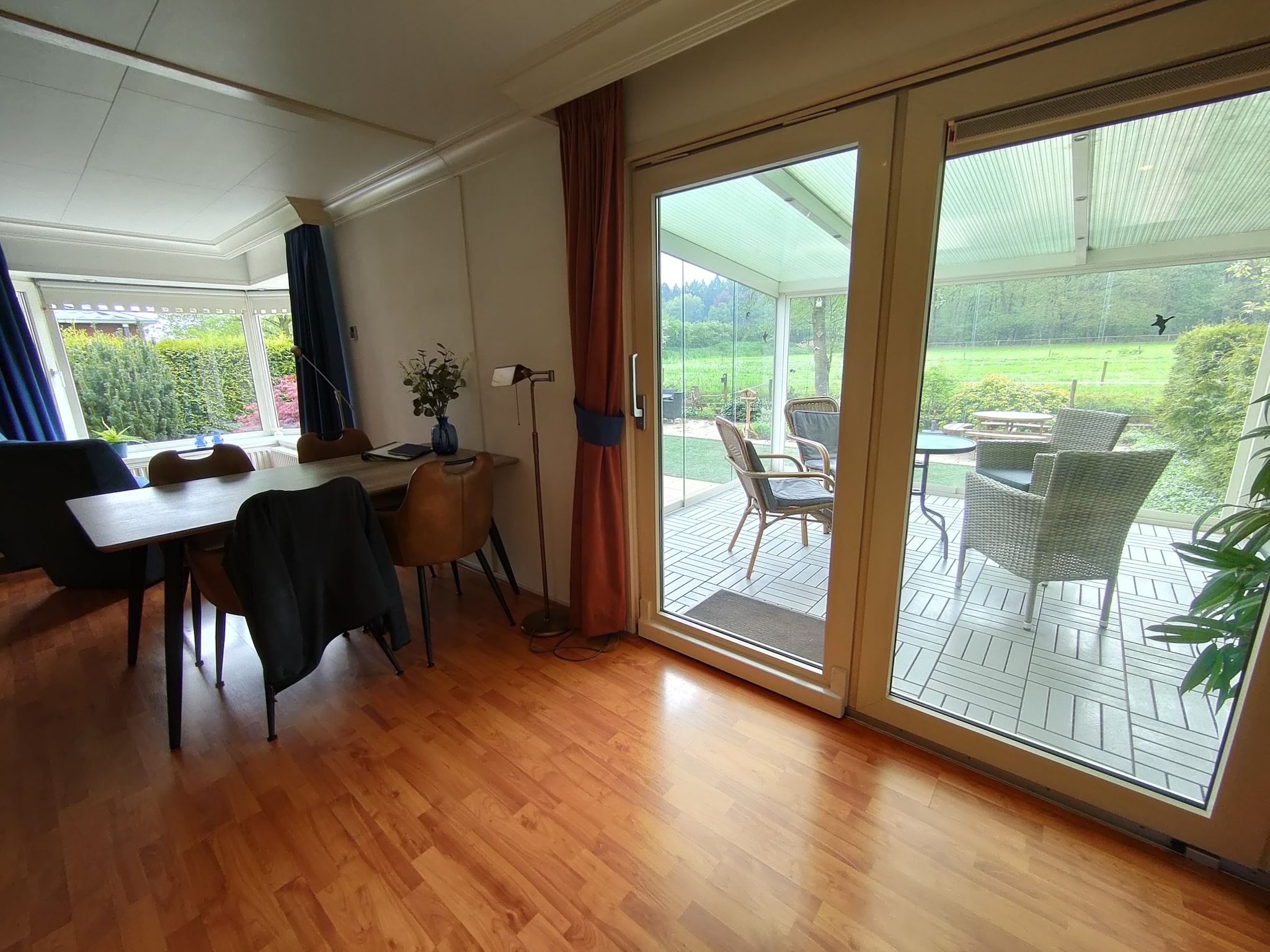 De eetkamer van Koperwiek in Garderen