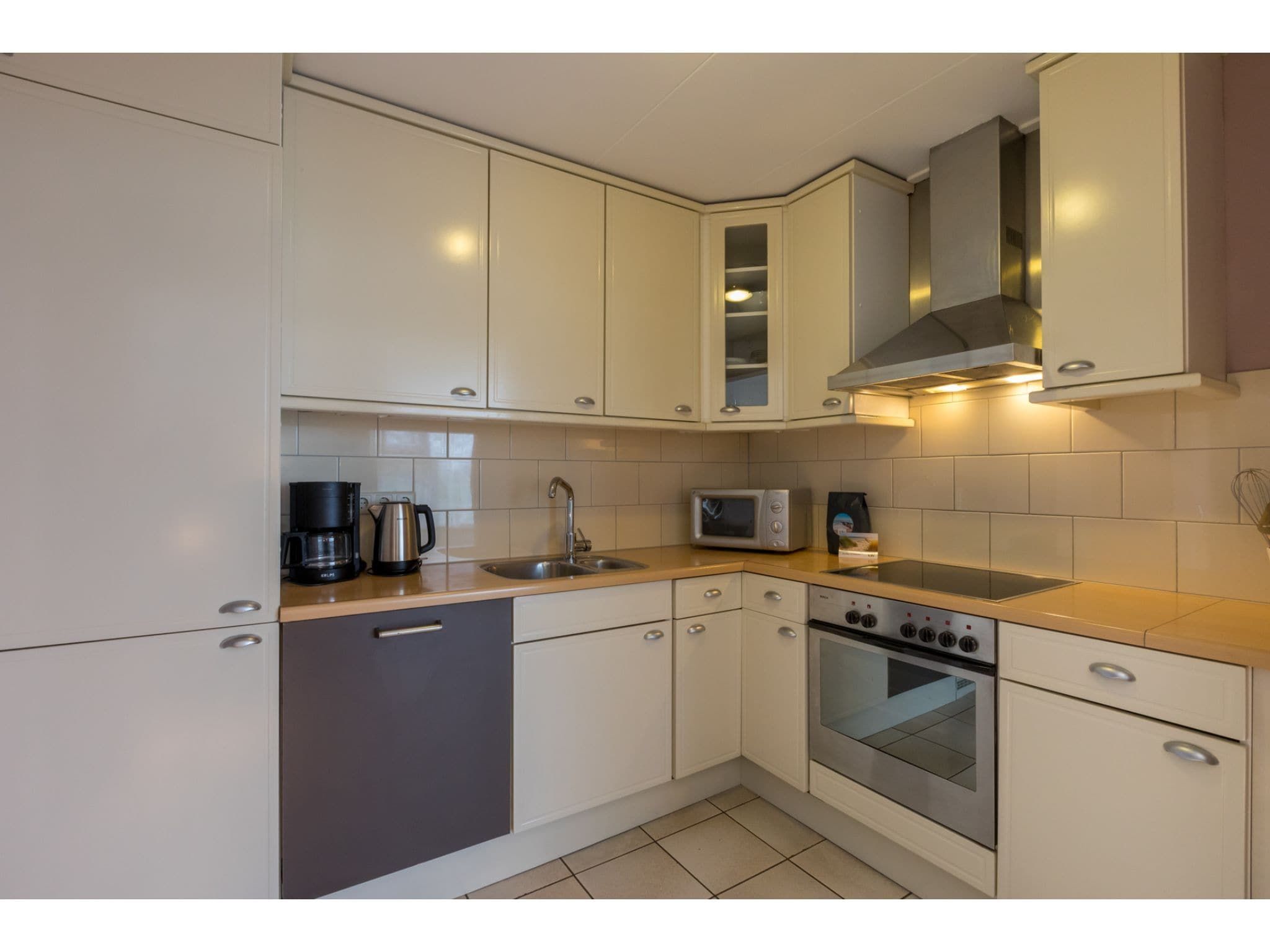 De keuken van Appartement - Kon Emmaweg 6  beneden app in Vrouwenpolder