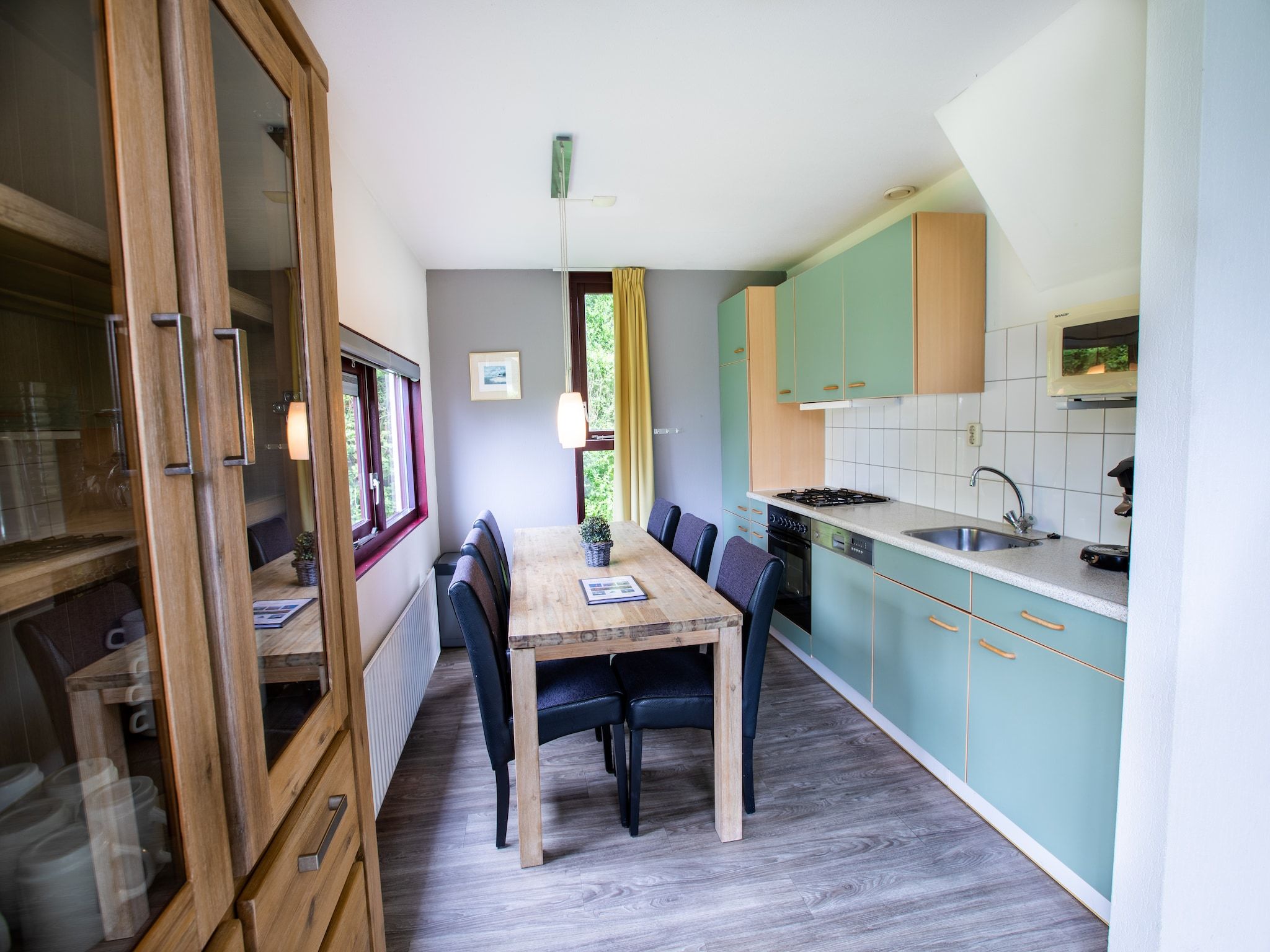 De keuken van Vakantiepark Hof van Zeeland 2 in Heinkenszand