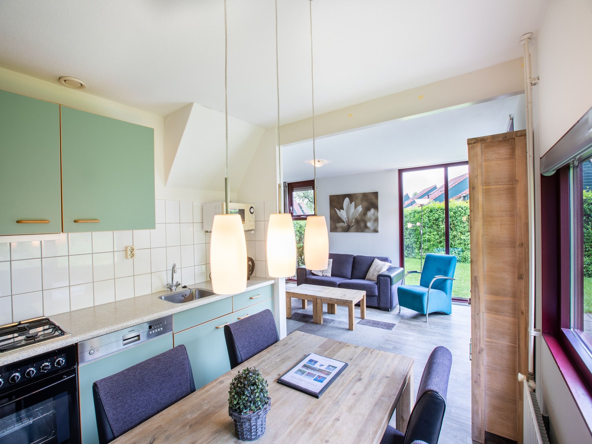 De keuken van Vakantiepark Hof van Zeeland 2 in Heinkenszand