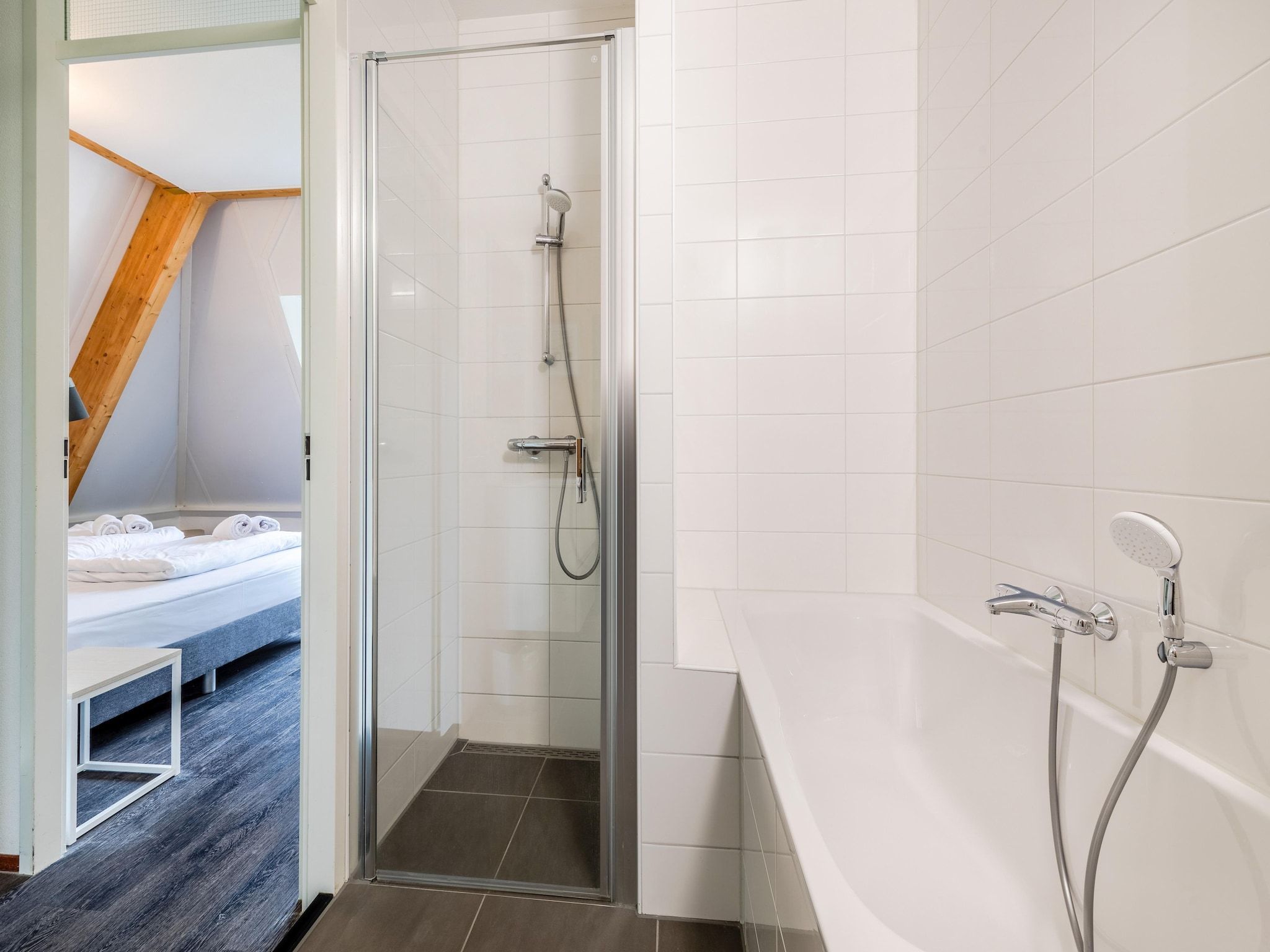 De badkamer van Noordzee Résidence De Banjaard 21 in Kamperland