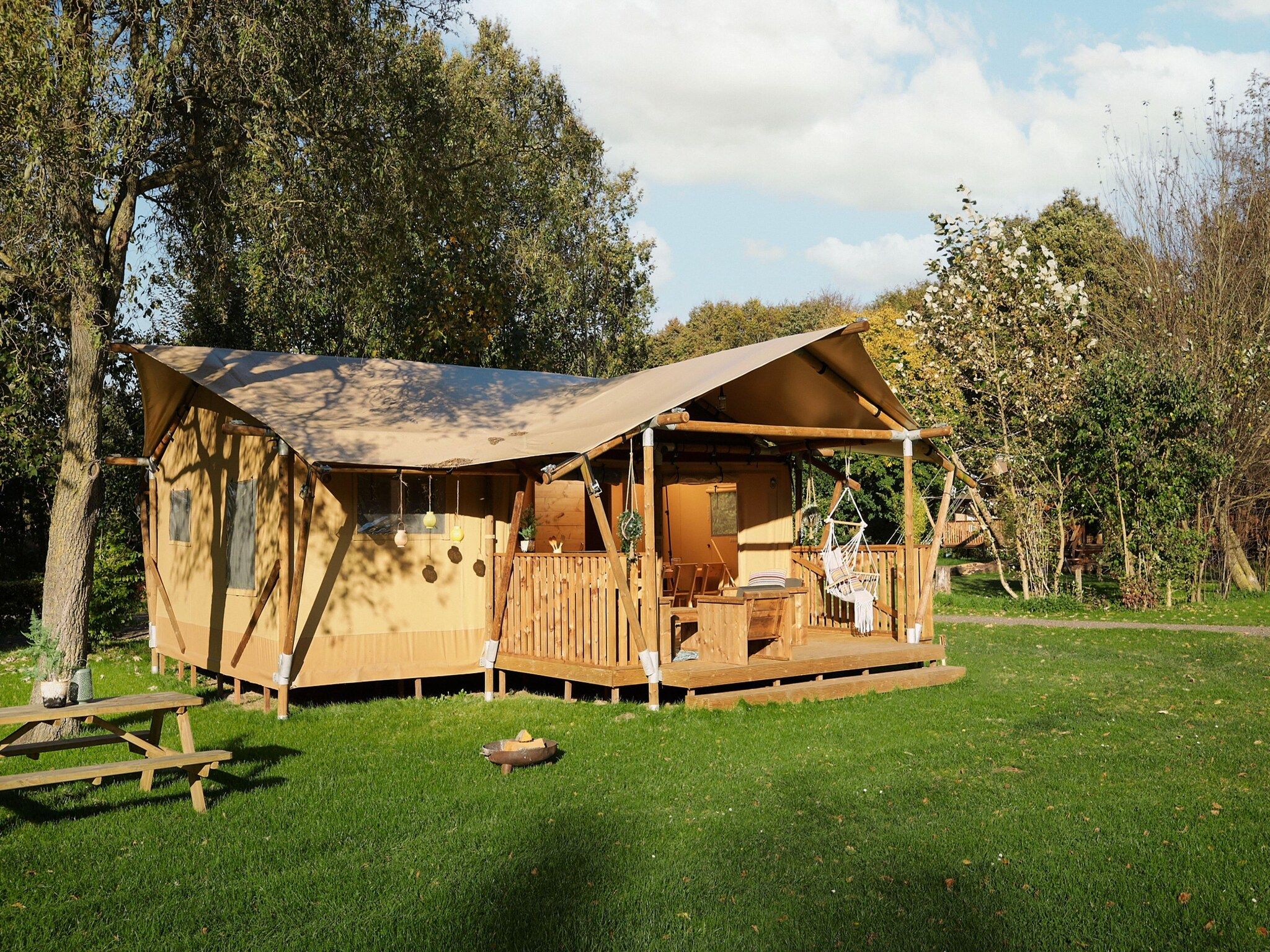 De buitenkant van Resort de Parel 2 in Zeewolde