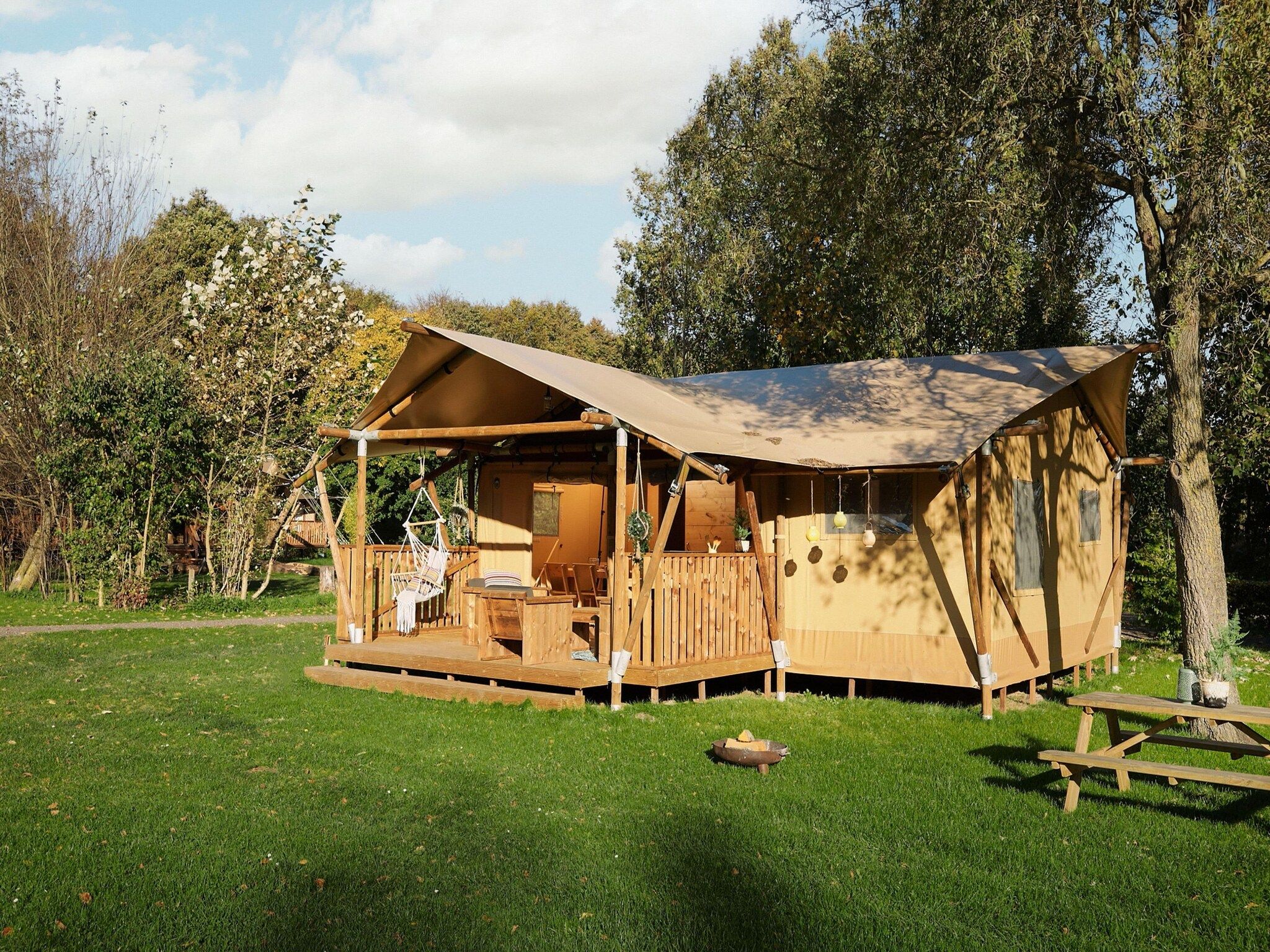 De buitenkant van Resort de Parel 2 in Zeewolde