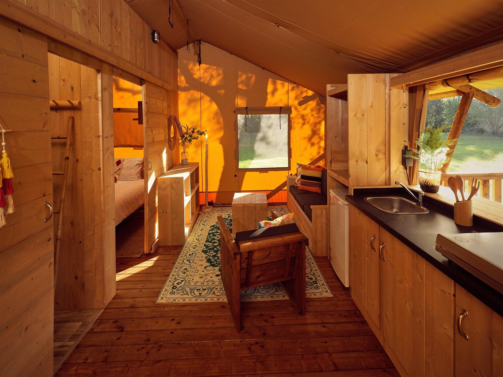 De woonkamer van Resort de Parel 2 in Zeewolde