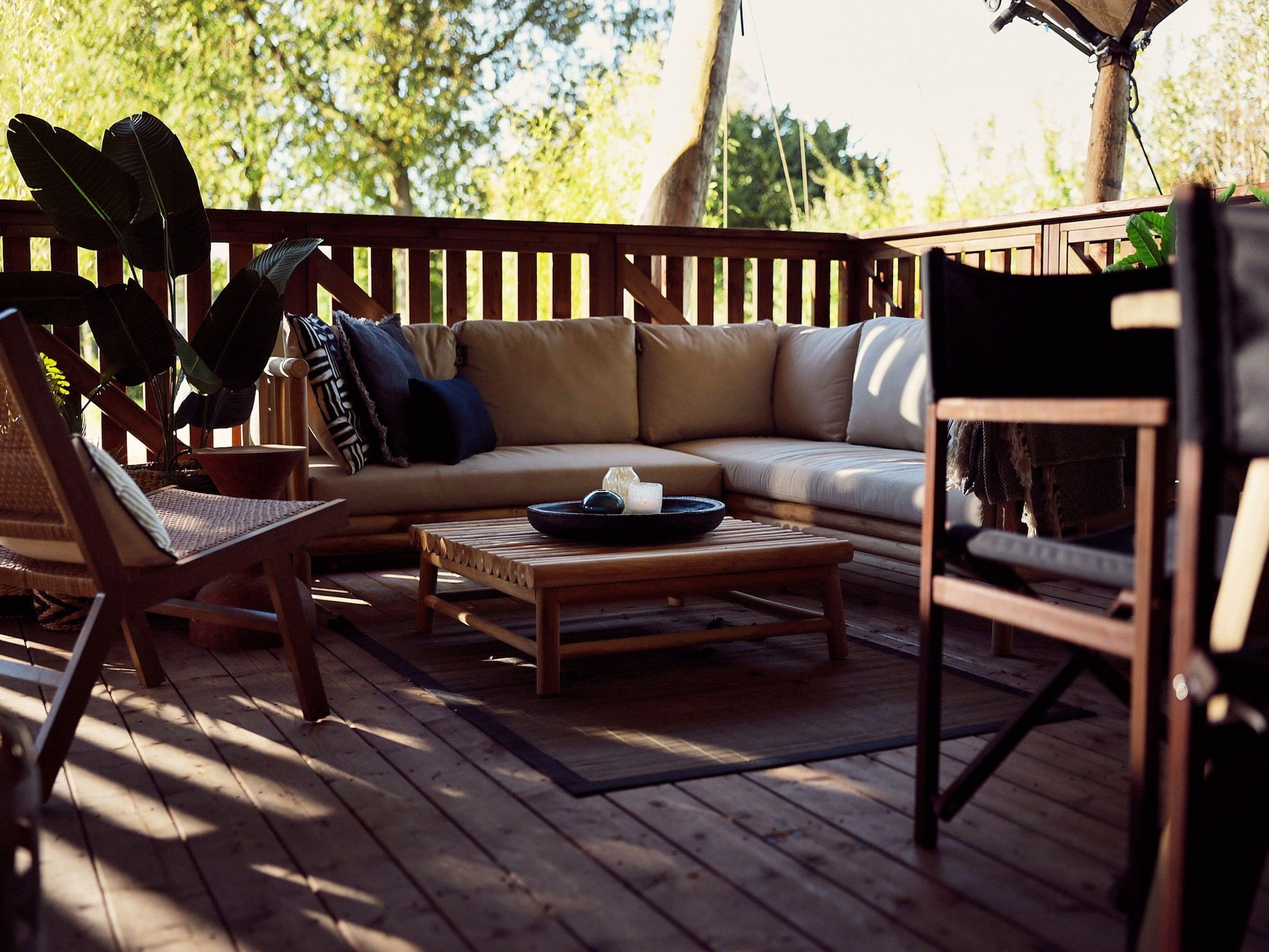 Het terras van Resort de Parel 4 in Zeewolde