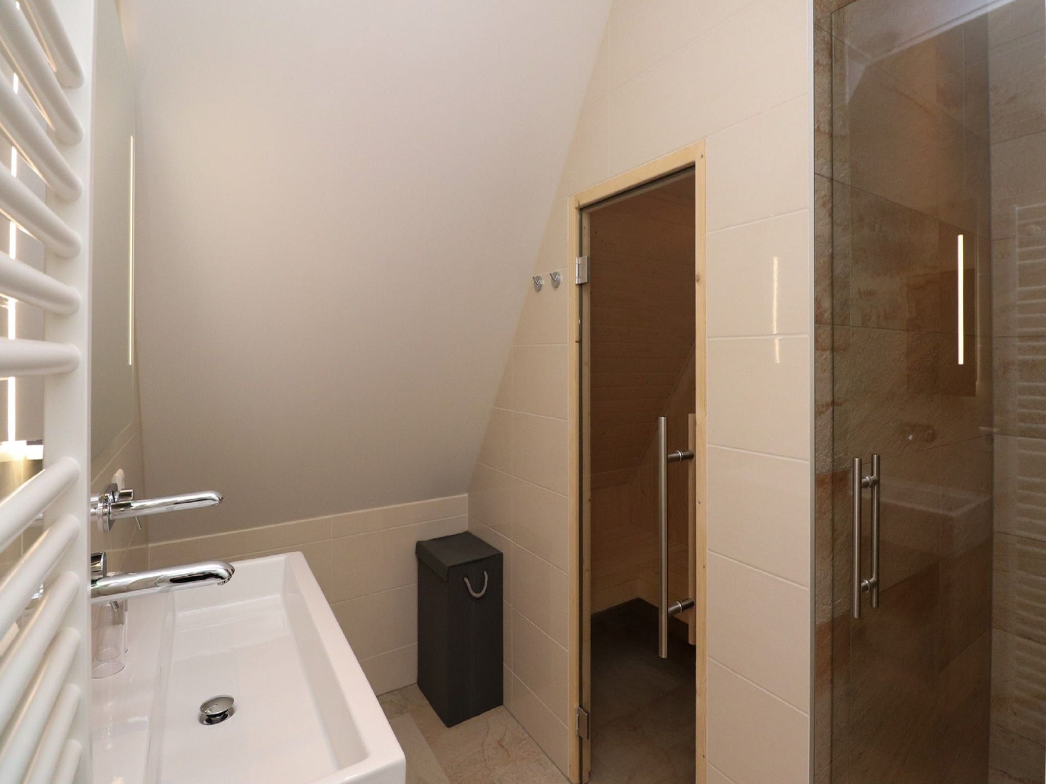 De badkamer van Friese Meren Villa's 16 in Delfstrahuizen