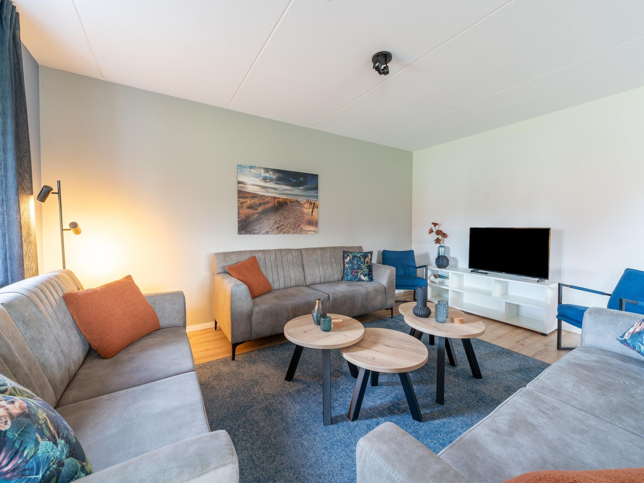 De woonkamer van De Ooievaar Huis NR 23 in Scherpenisse