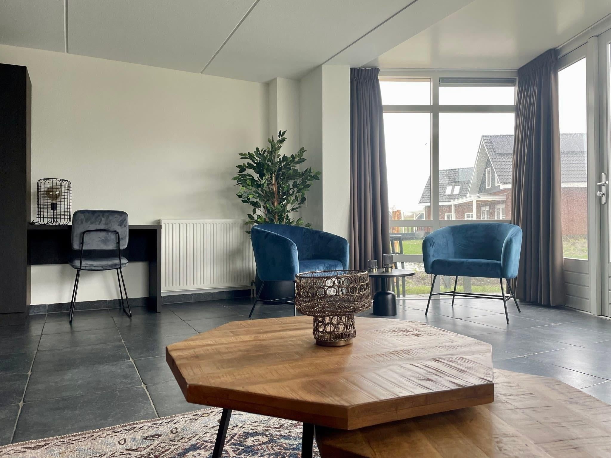 De woonkamer van Dijkvilla 6 in Medemblik