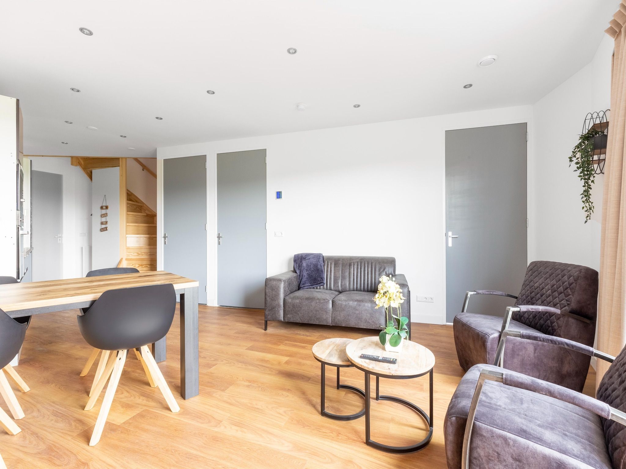 De woonkamer van NR 4 in Goirle