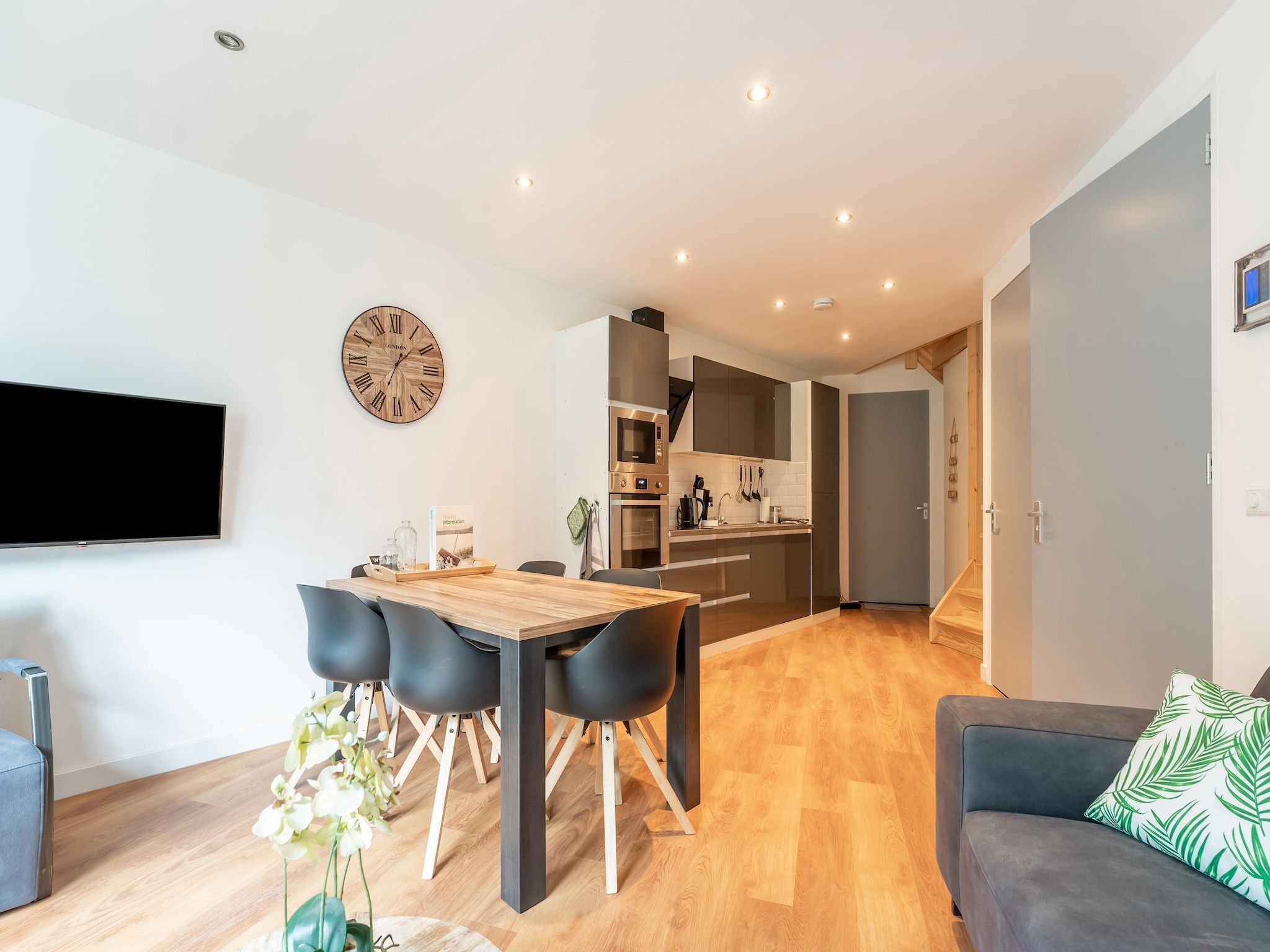 De eetkamer van NR 5 in Goirle