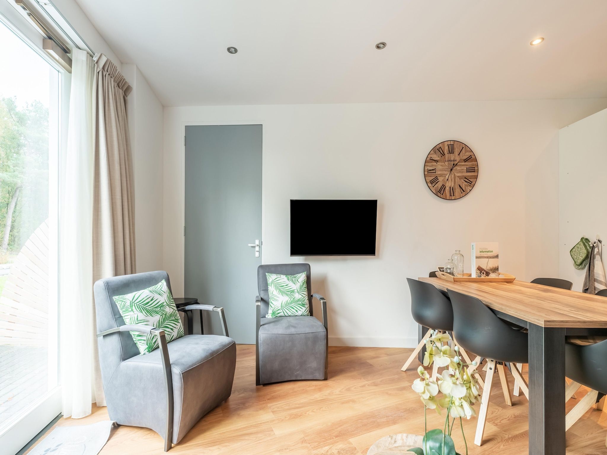 De woonkamer van NR 5 in Goirle