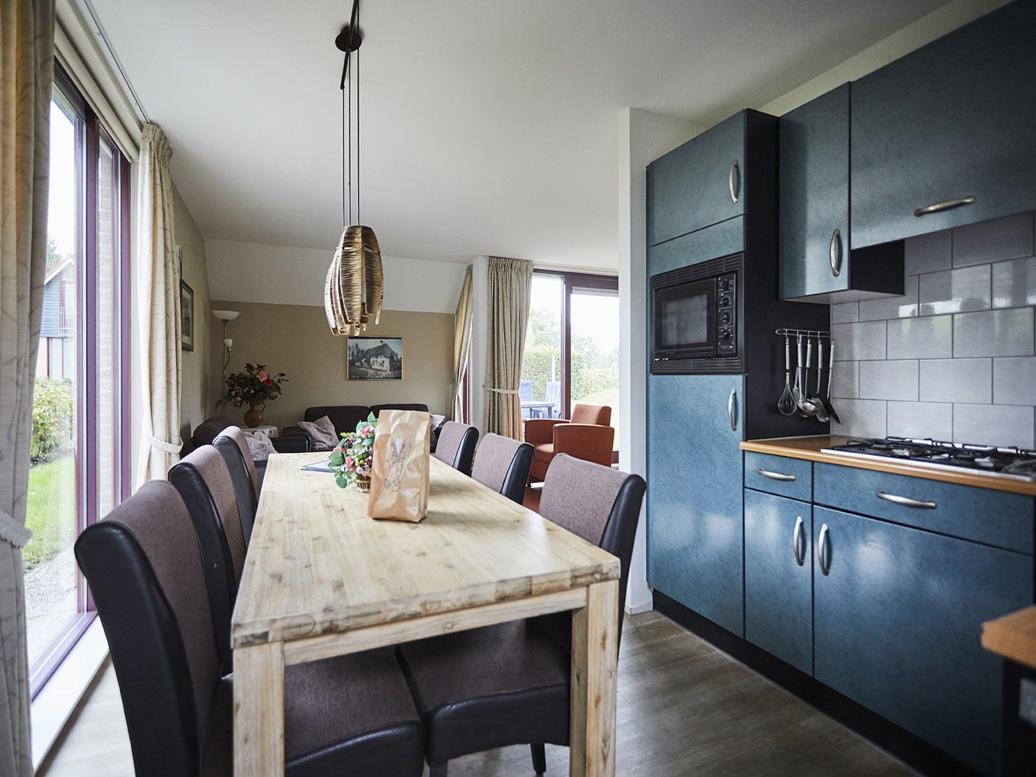 De keuken van Vakantiepark Hof van Zeeland 6 in Heinkenszand