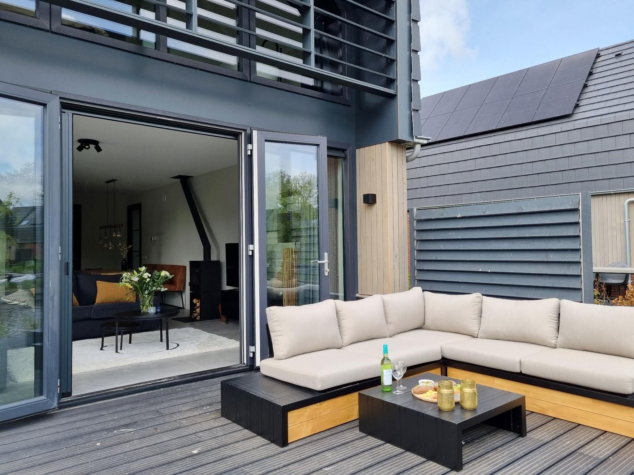 Het terras van Watervilla Alve in Balk