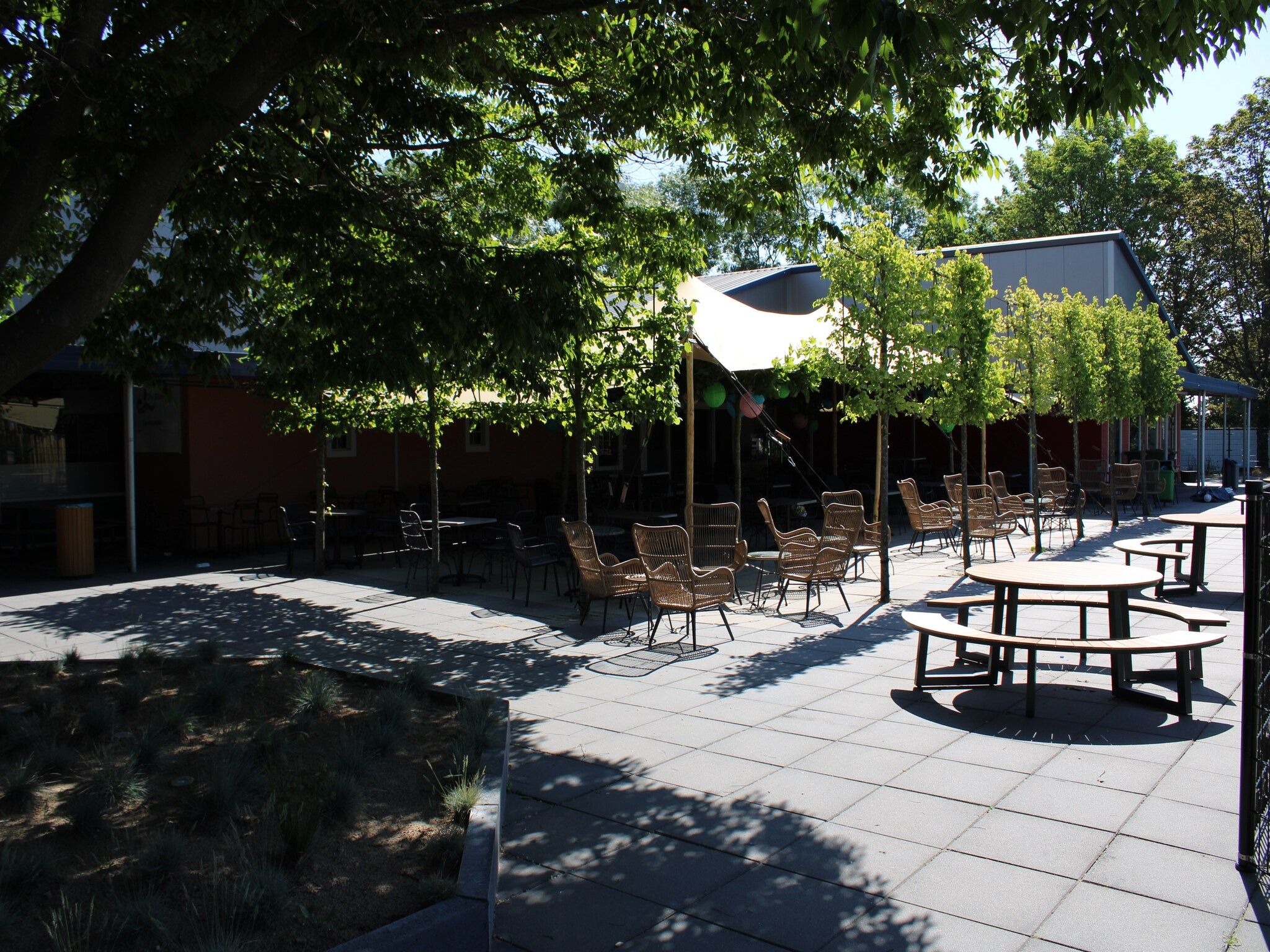 Parkfaciliteiten bij Recreatiepark Rhederlaagse Meren 9 in Lathum