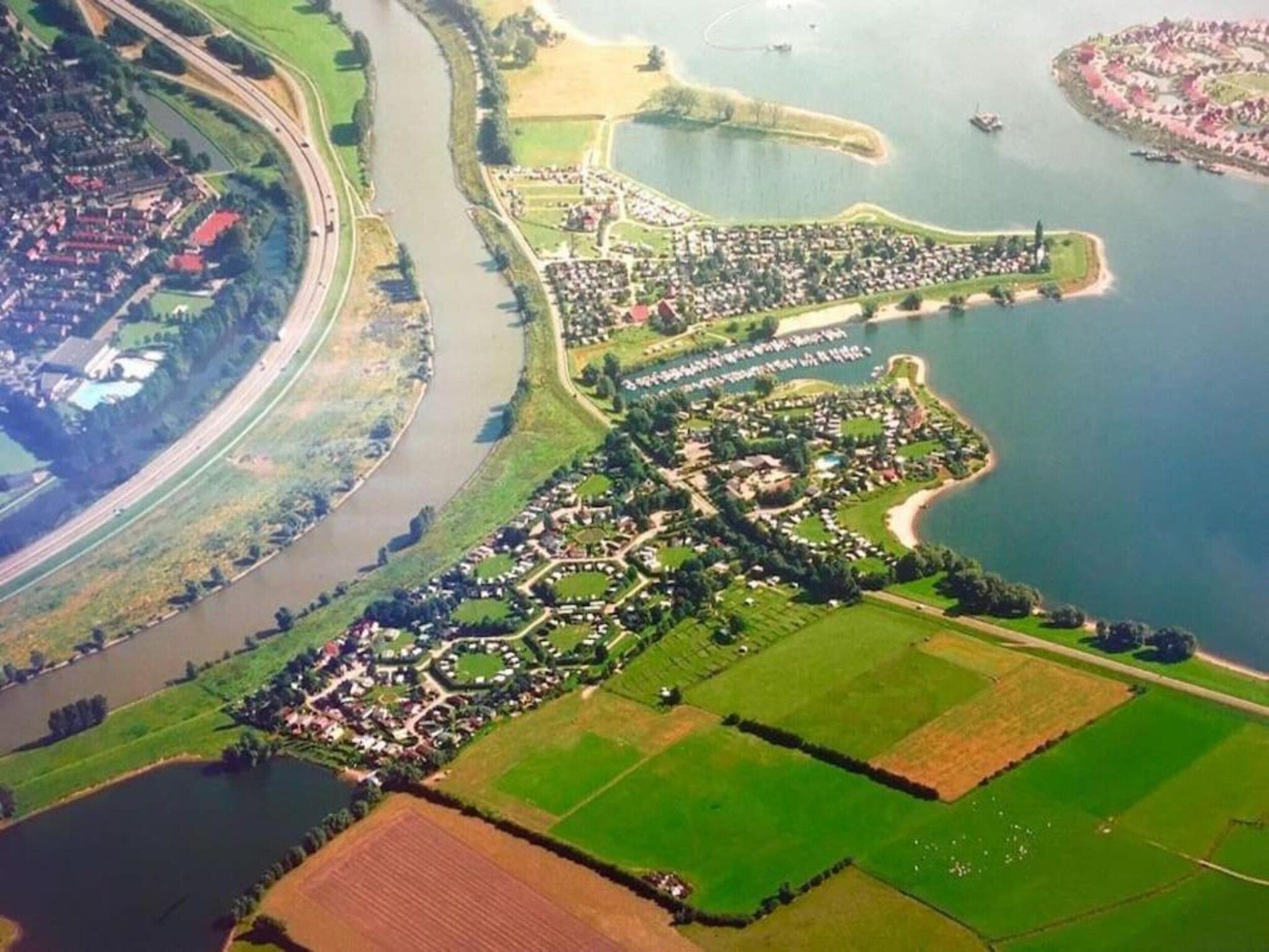 Recreatiepark Rhederlaagse Meren 9 in Lathum - Foto 34 van 40