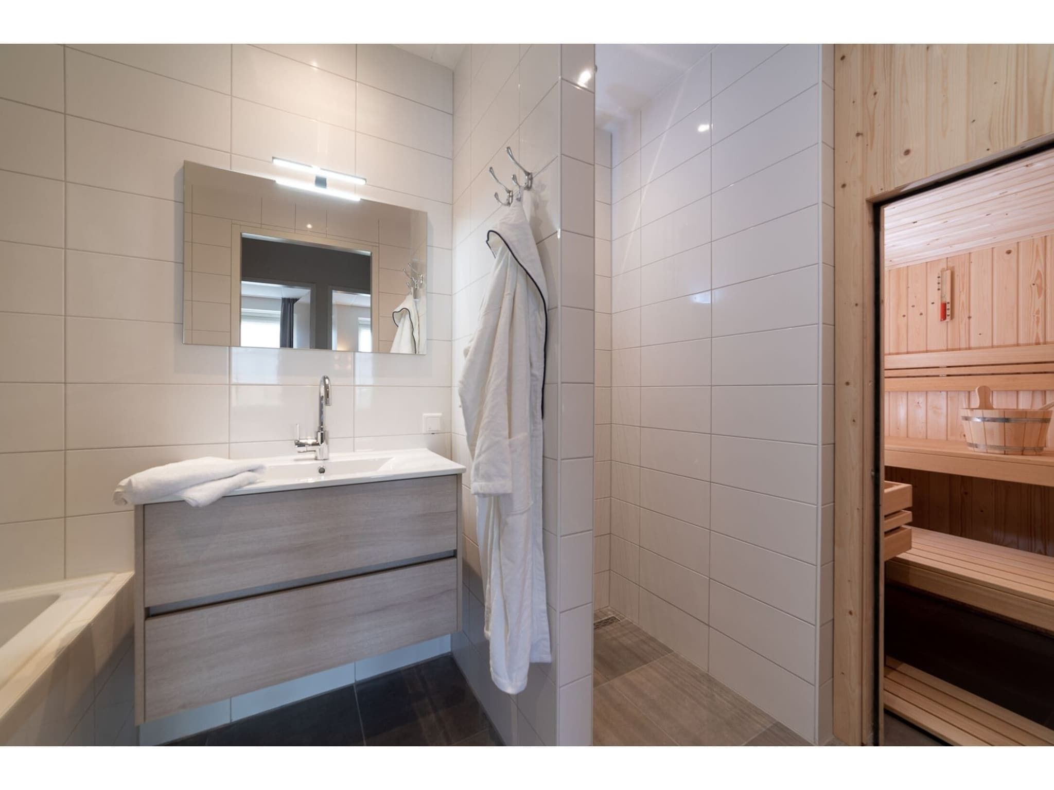 De badkamer van Zeeuwse Parel Appartement 4 pers 1 bdk - 1 in Colijnsplaat