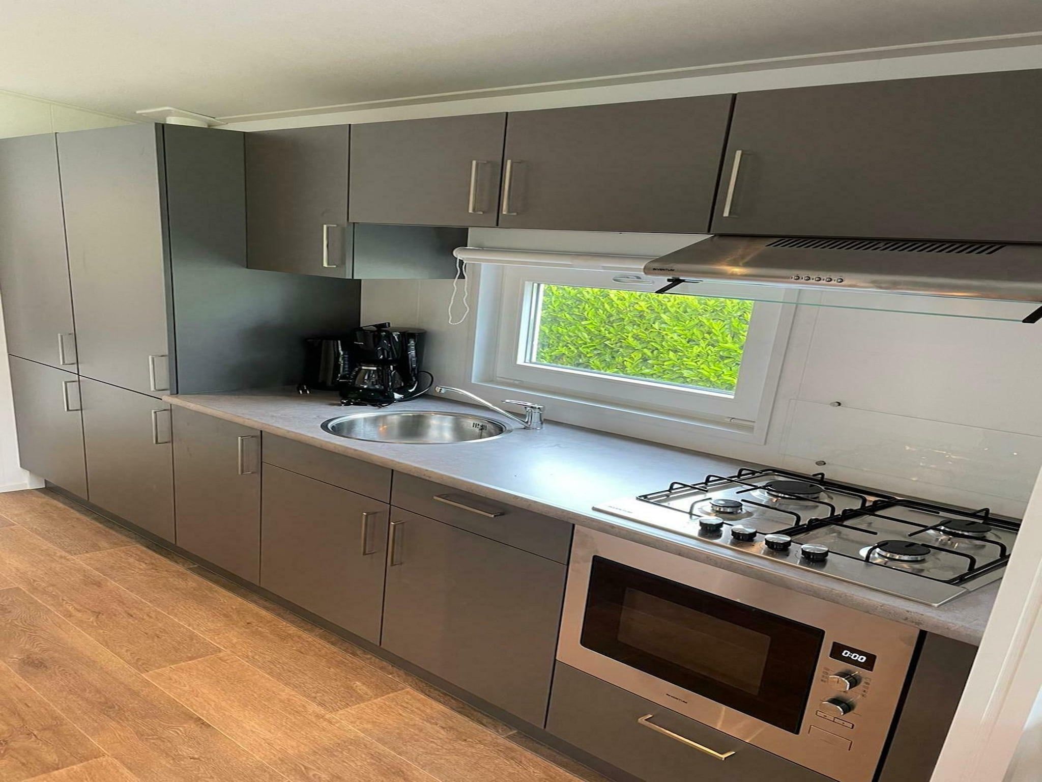 De keuken van Recreatiepark Rhederlaagse Meren 4 in Lathum