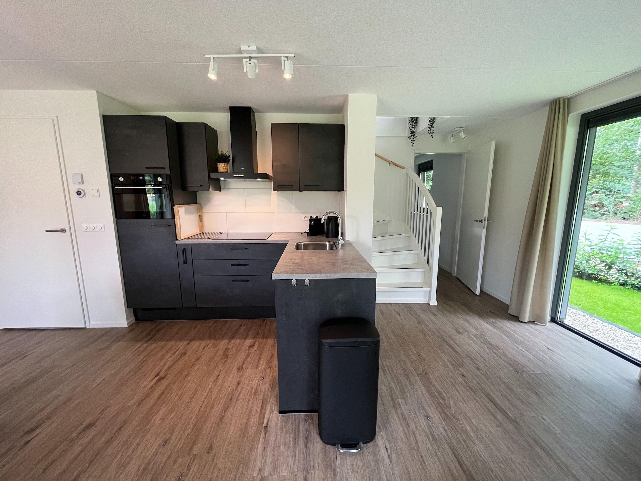 De keuken van Energievriendelijk 't Brummelhuus H556 in Lochem