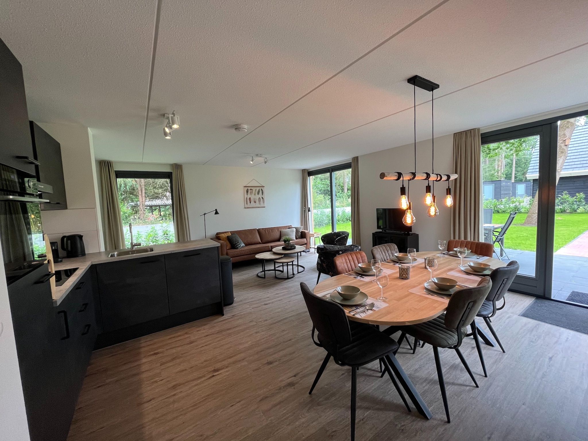 De eetkamer van Energievriendelijk 't Brummelhuus H556 in Lochem