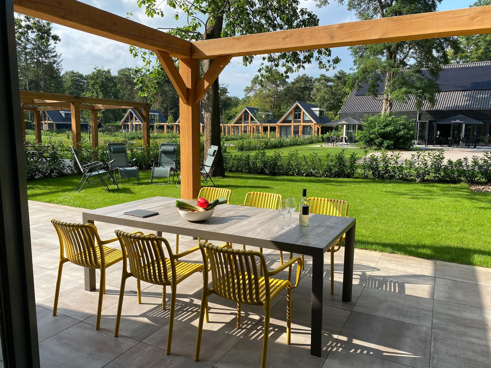 Het terras van Boschhuis Boucle in Lochem