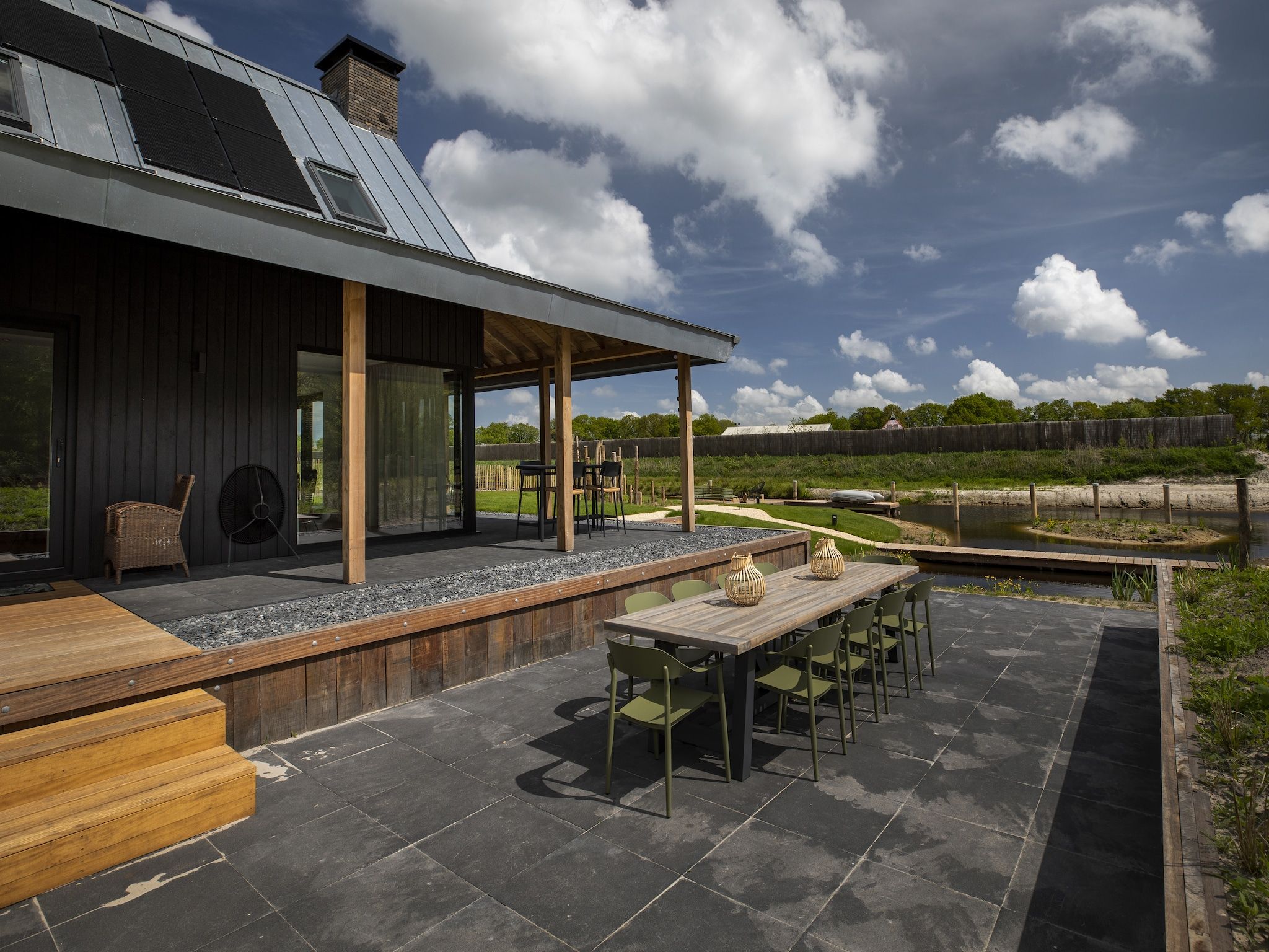 Het terras van Landgoed Eysinga State 6 in Sint Nicolaasga