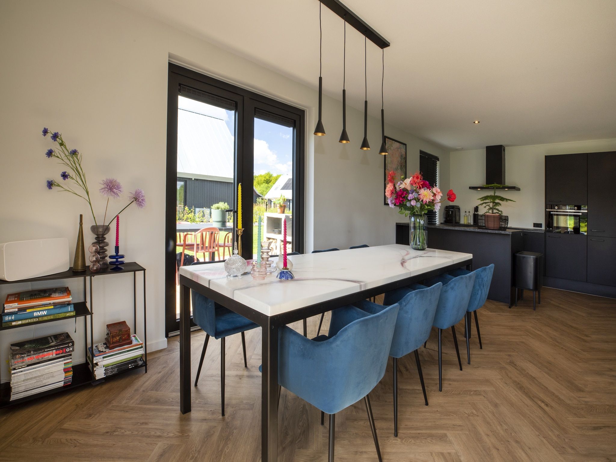 De eetkamer van Landgoed Eysinga State 6 in Sint Nicolaasga