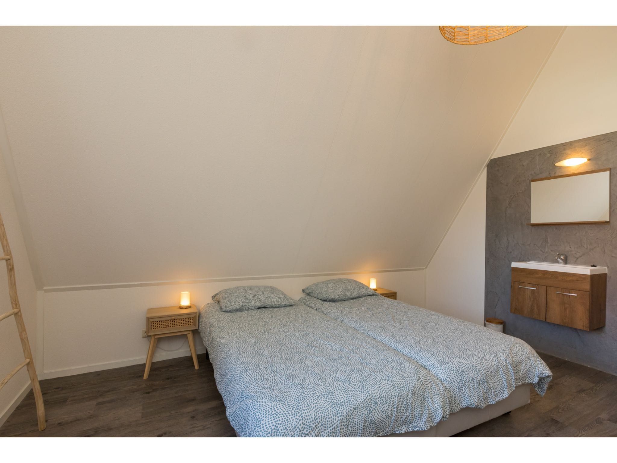 Een slaapkamer van Brouwersbuurt 23a  Domburg in Domburg