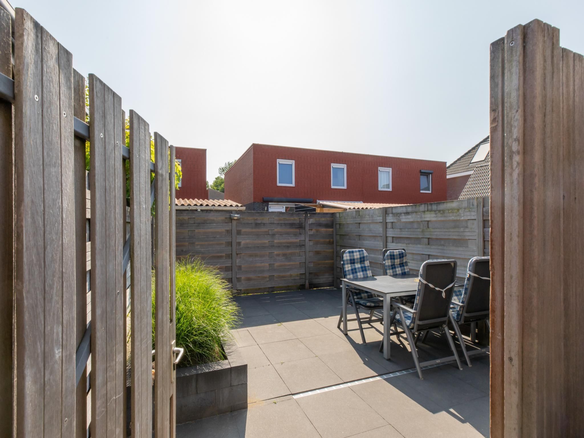 Het terras van Brouwersbuurt 23a  Domburg in Domburg