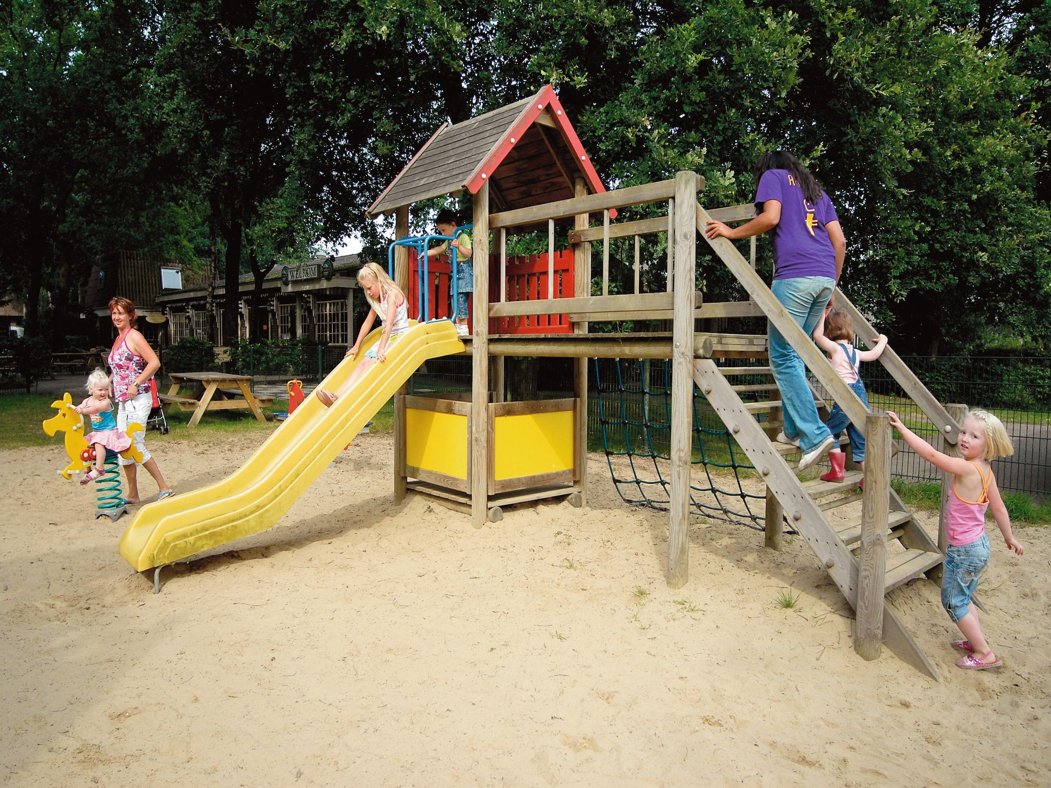 Parkfaciliteiten bij Recreatiepark Tolplas 20 in Hoge Hexel