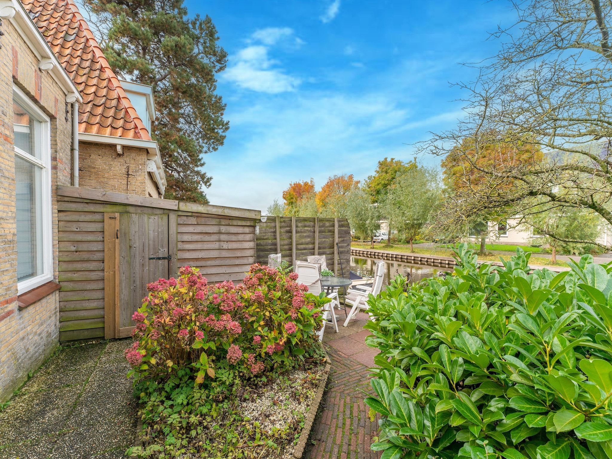 De tuin van Vakantiehuis Heeg in Heeg