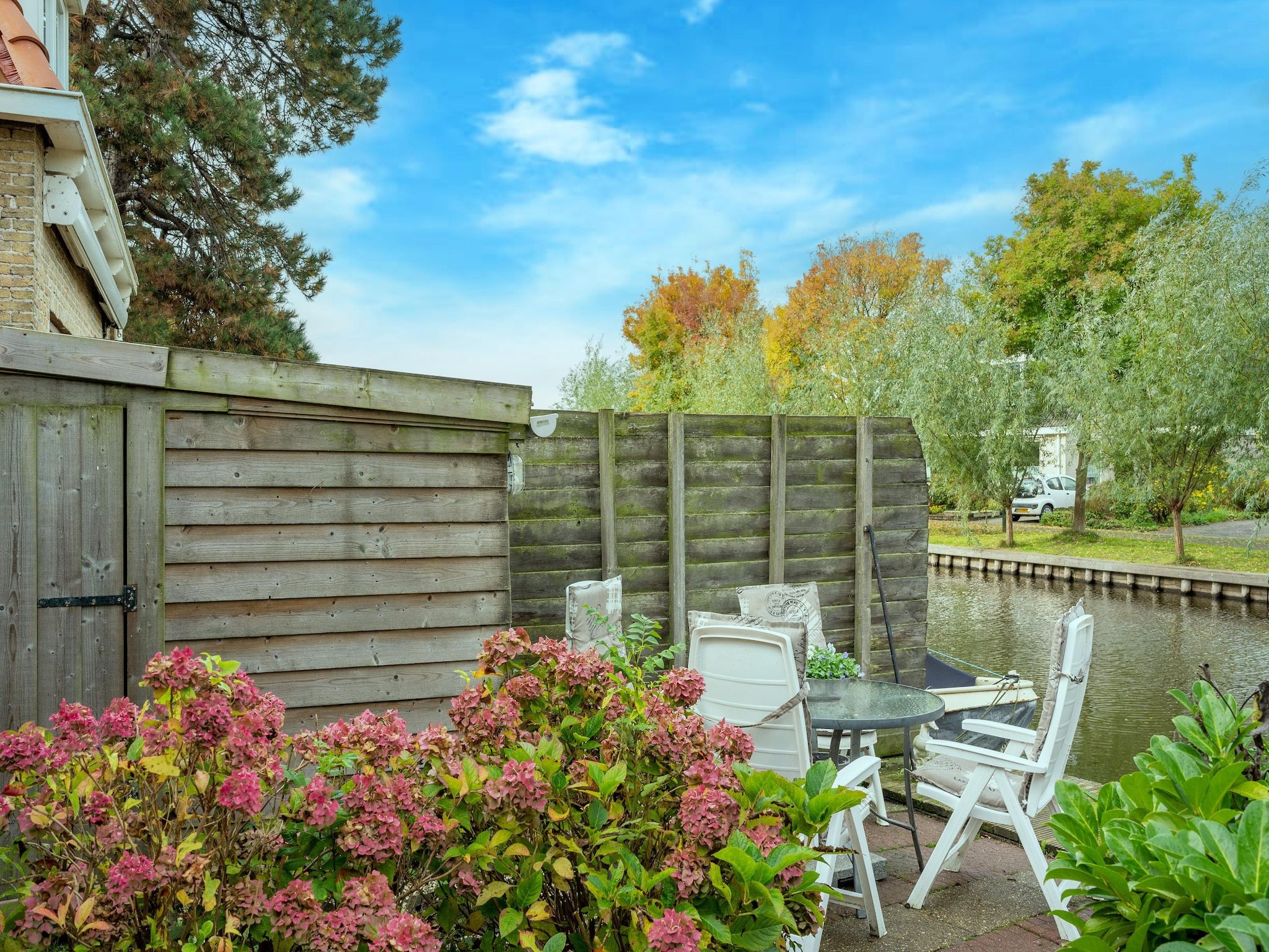 De tuin van Vakantiehuis Heeg in Heeg