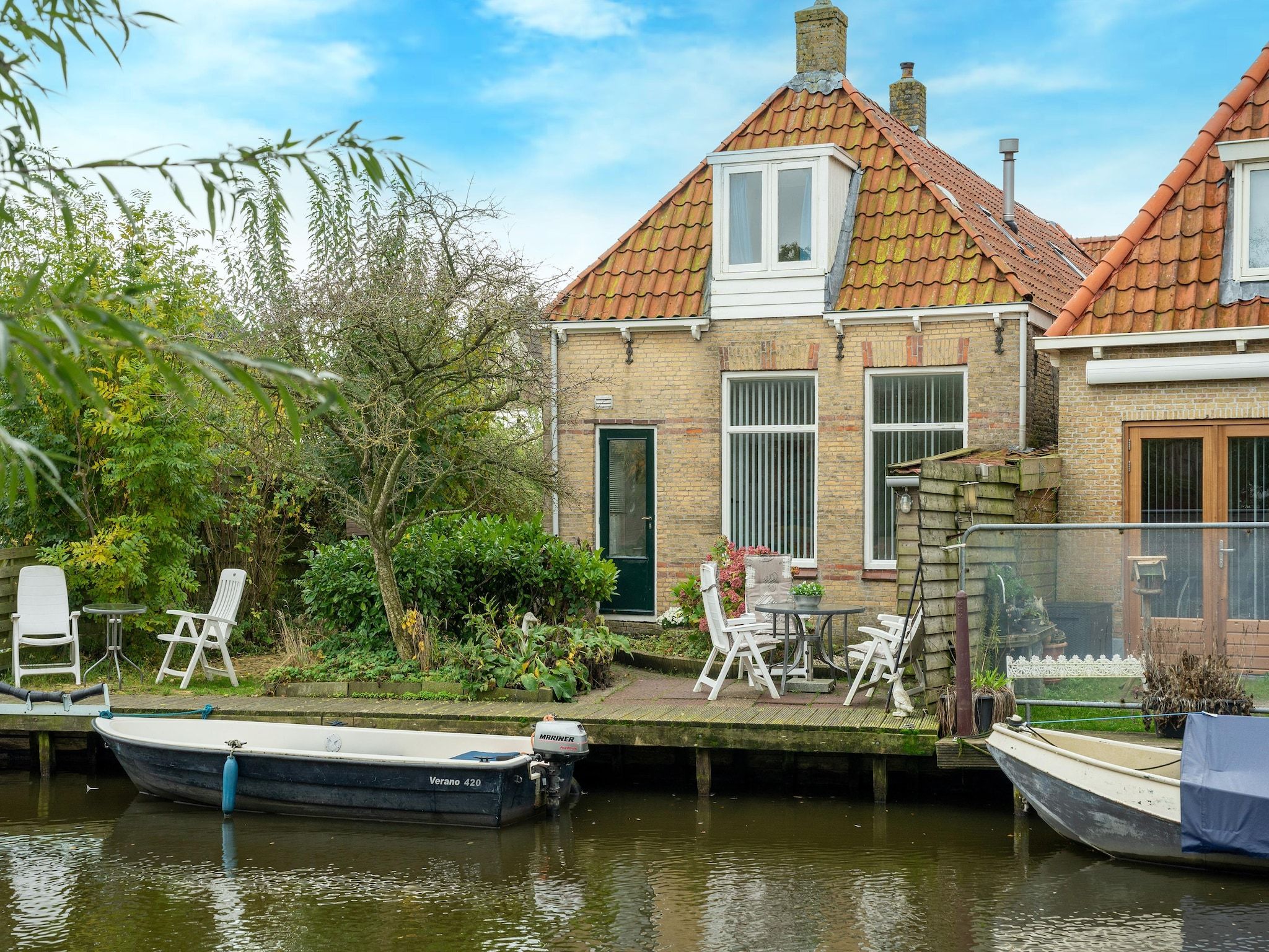 De buitenkant van Vakantiehuis Heeg in Heeg