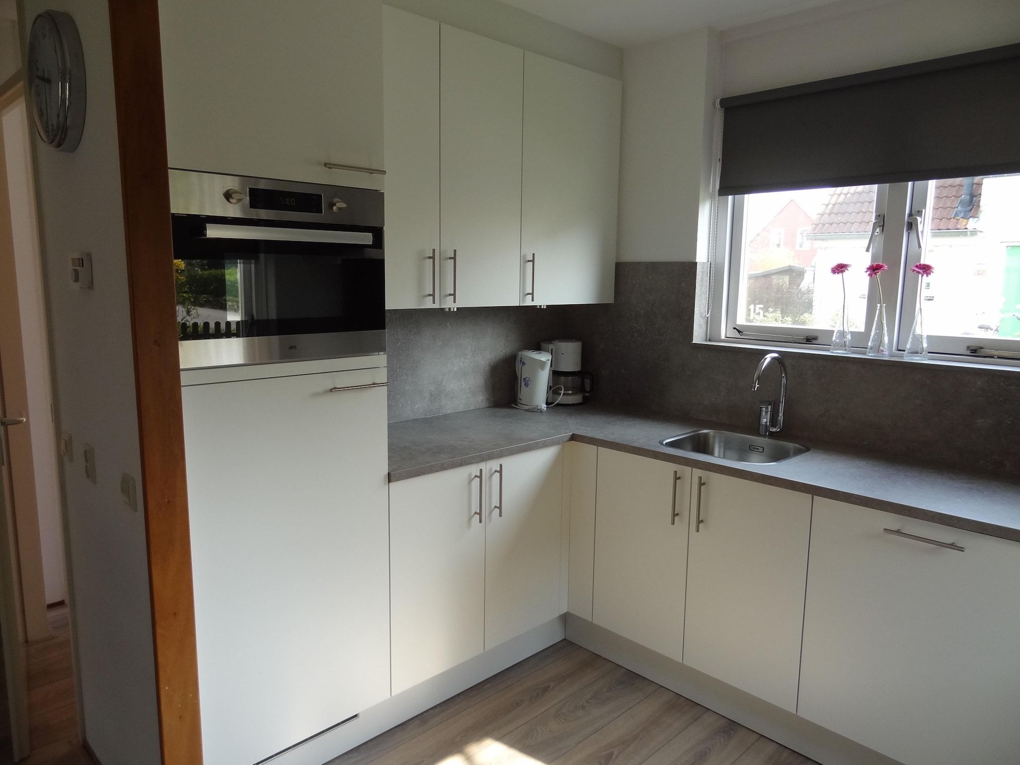 De keuken van Villapark De Oesterbaai 15 in Wemeldinge