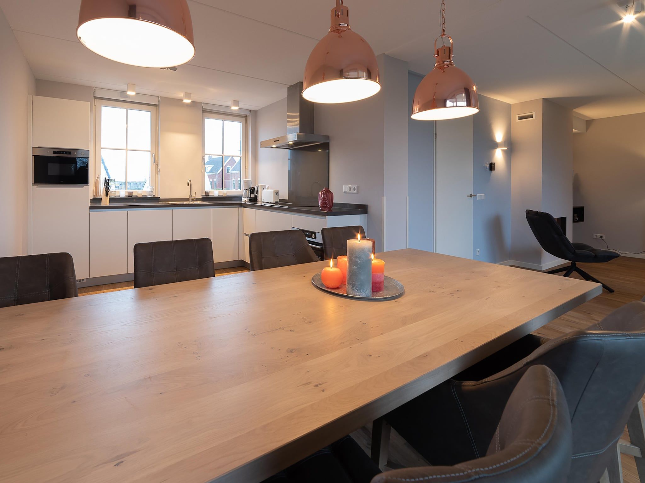 De eetkamer van 6 persoons vrijstaand met sauna - 2 in Colijnsplaat