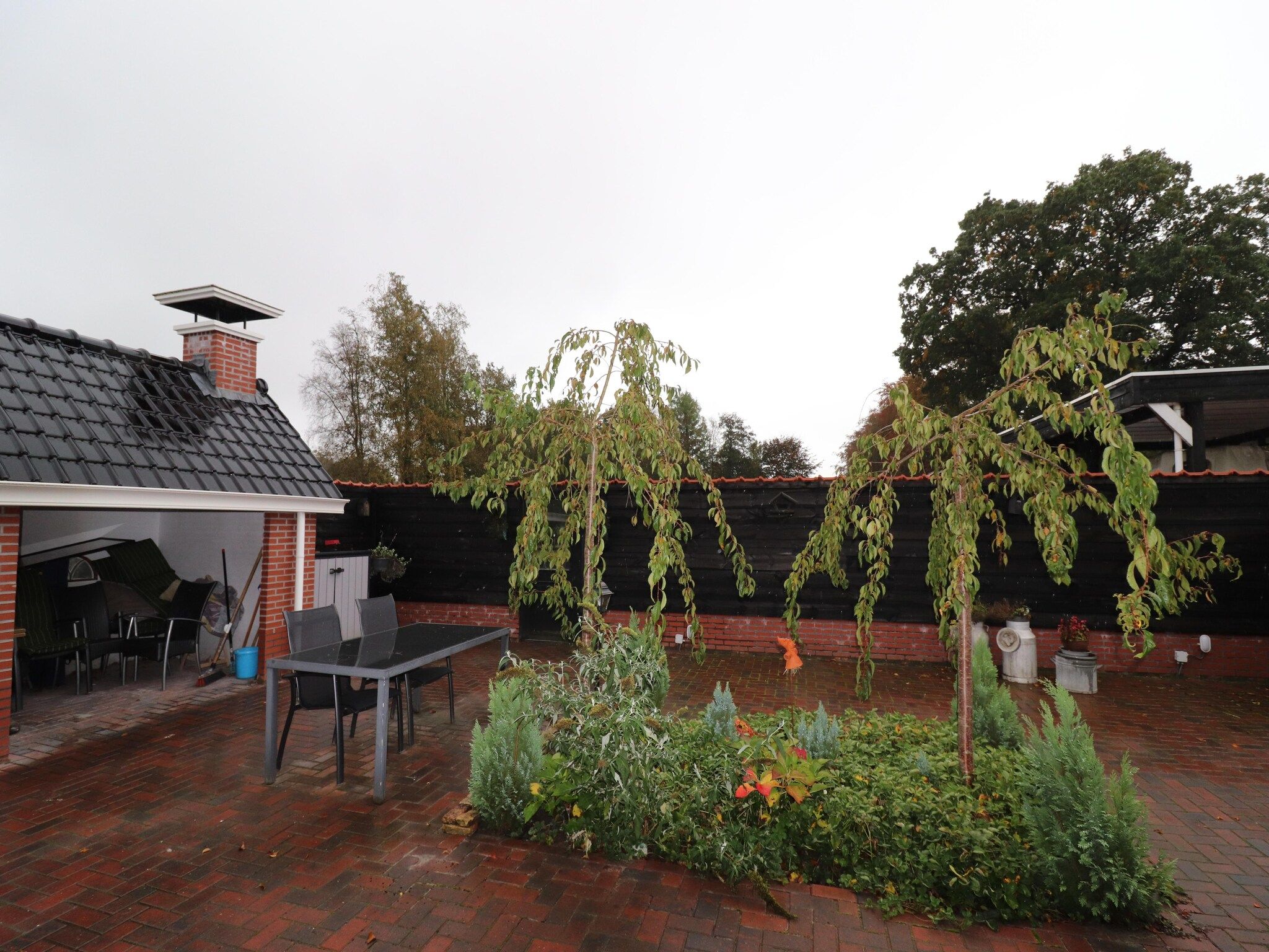 De tuin van Appartement Notenbomer in Kornhorn