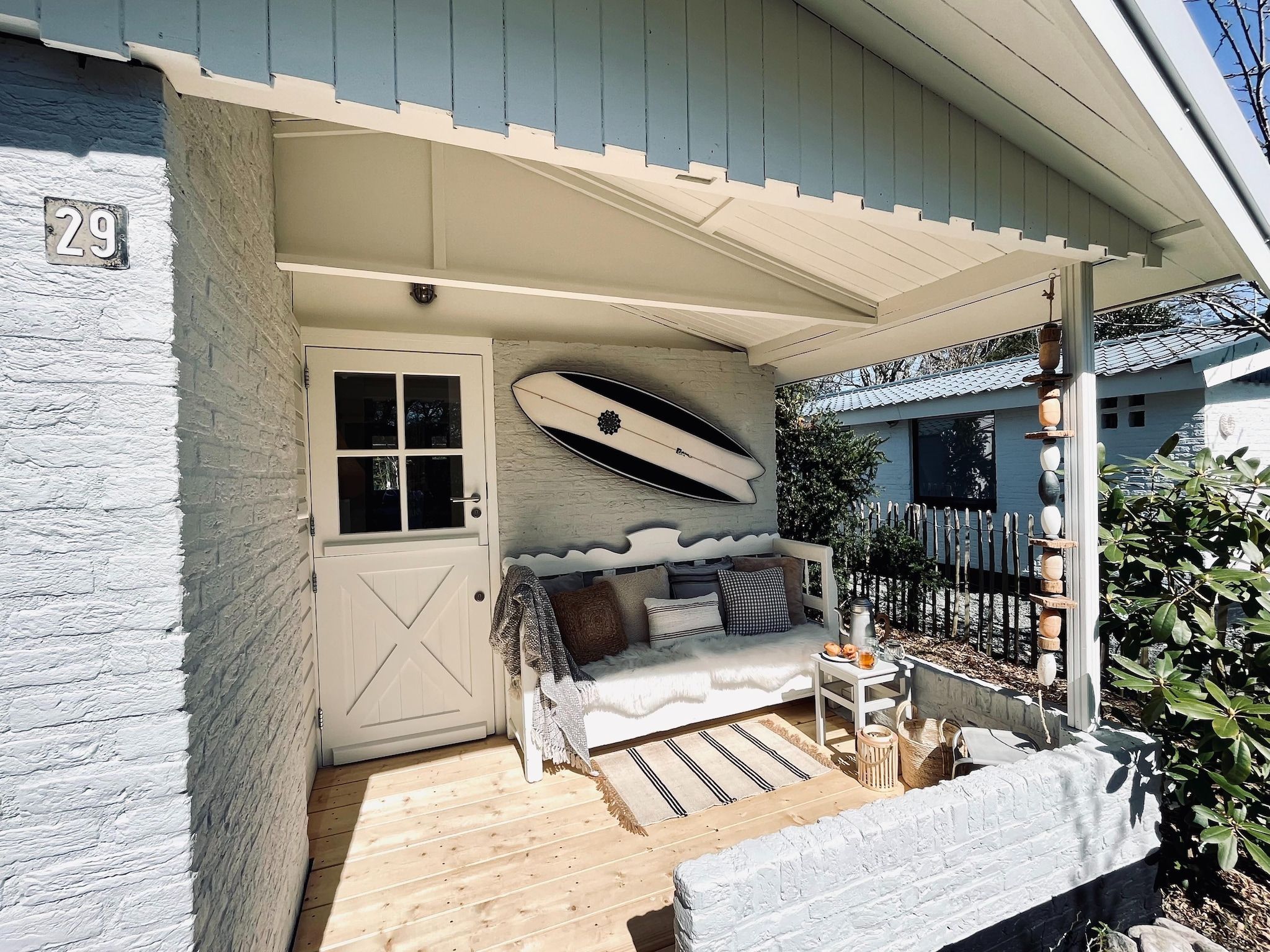 De buitenkant van INFINITY in Callantsoog