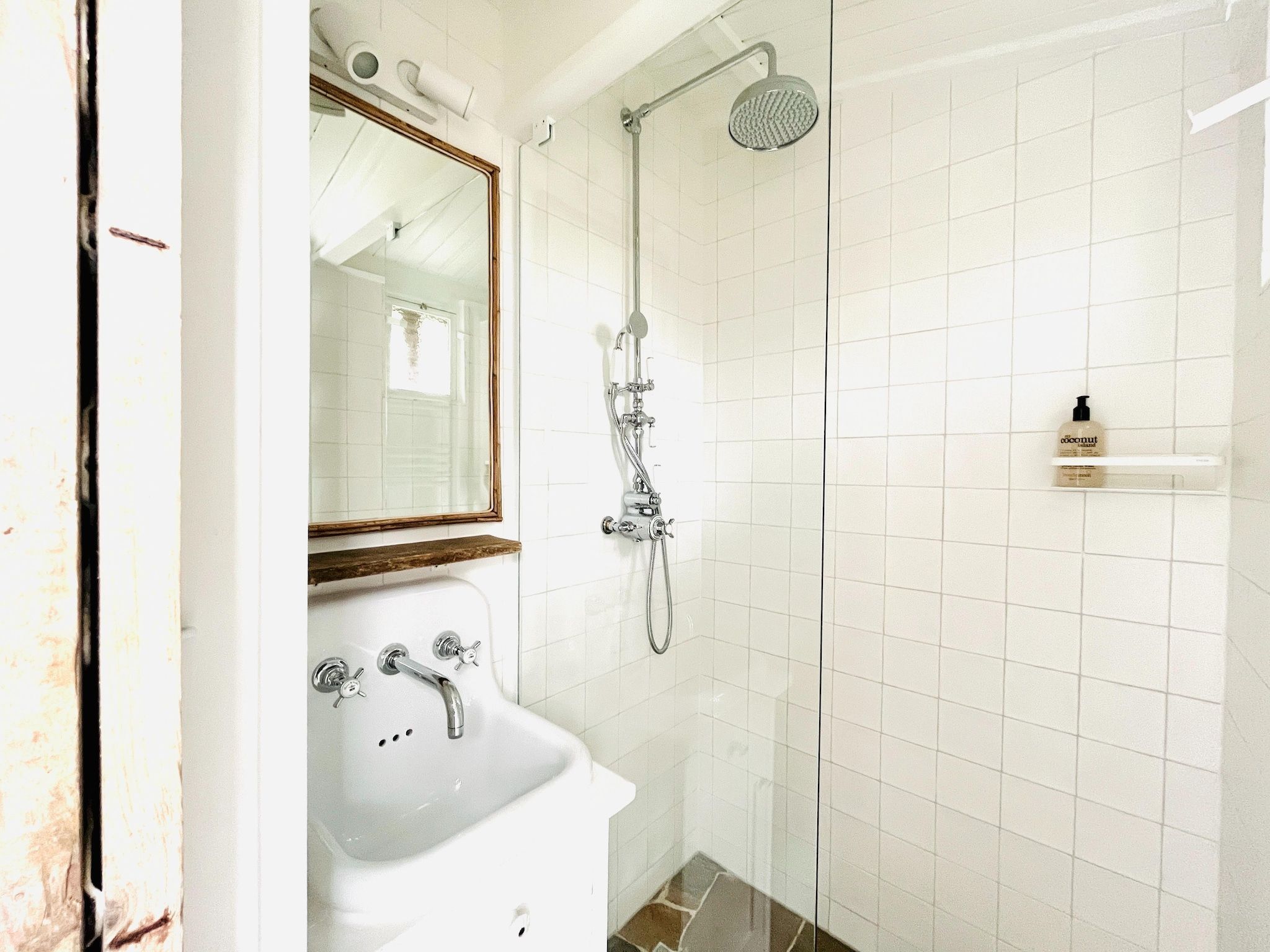 De badkamer van INFINITY in Callantsoog