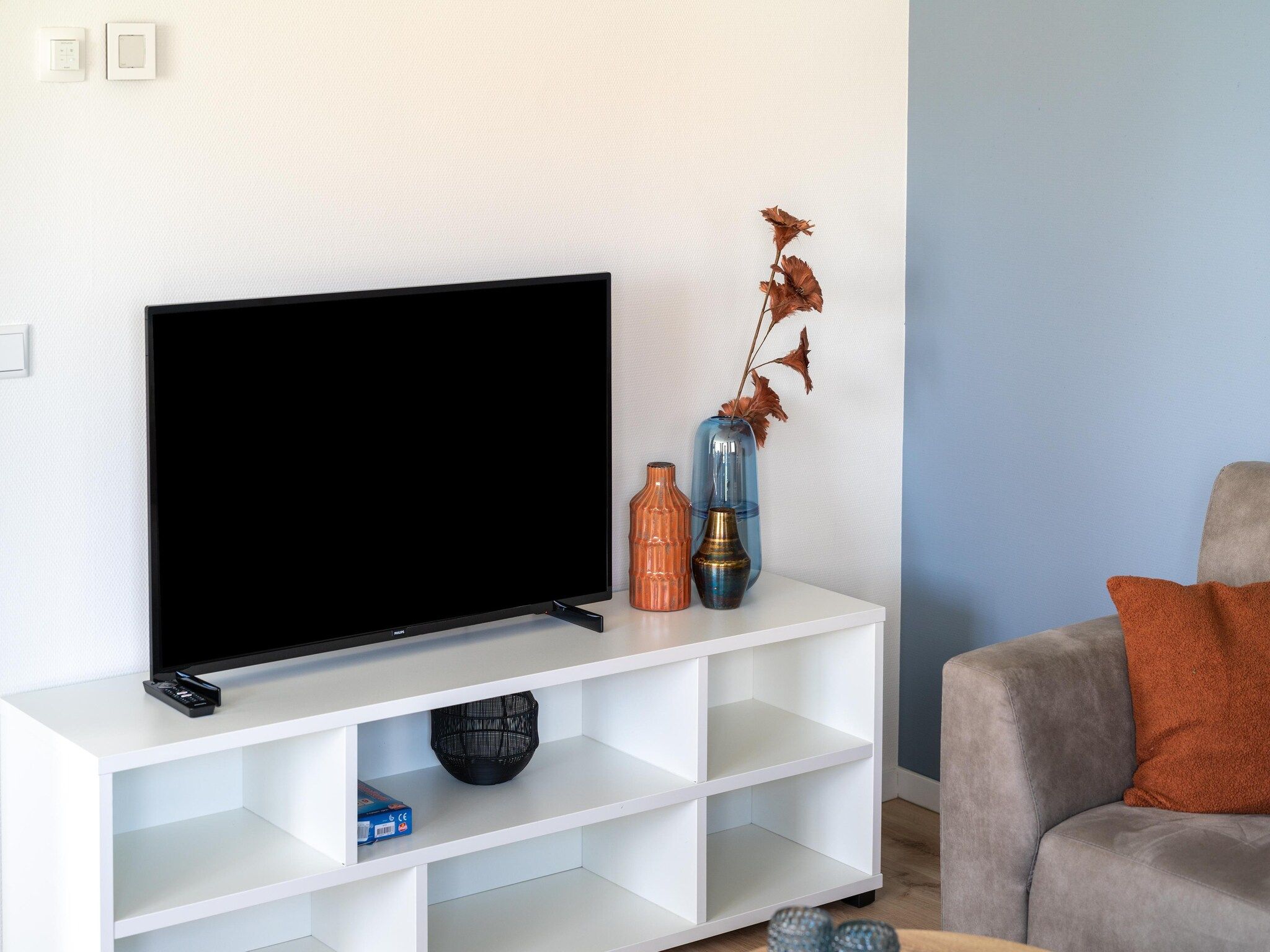 De woonkamer van De Scholekster Huis Nr 29 in Scherpenisse