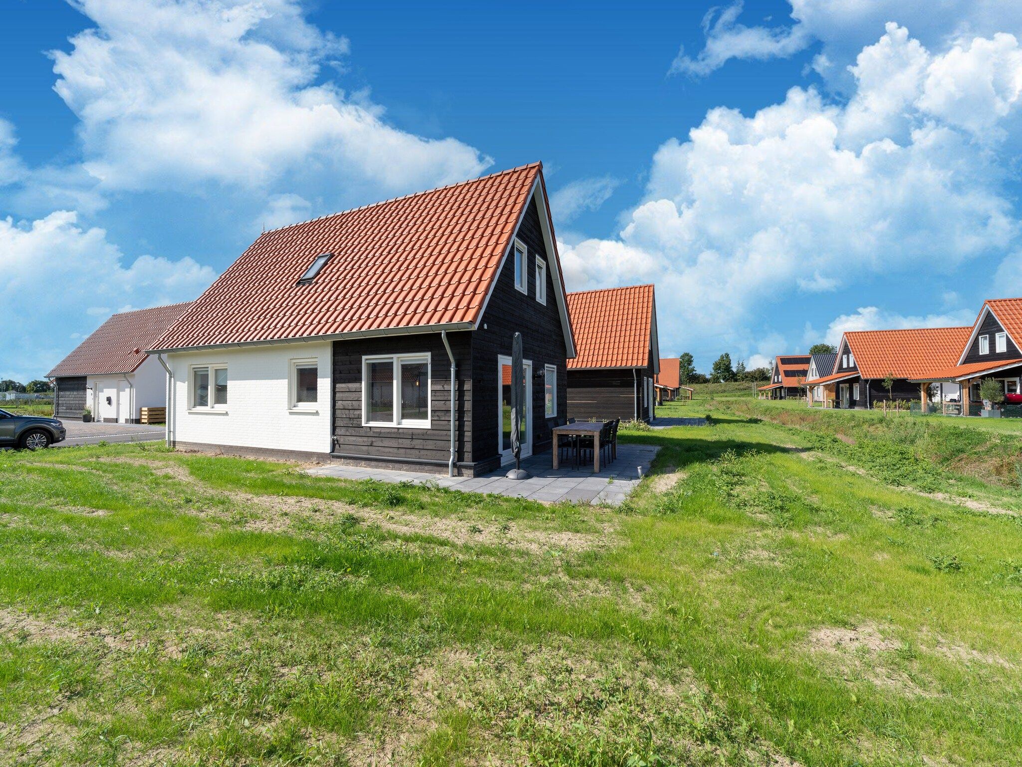 De buitenkant van De Scholekster Huis Nr 29 in Scherpenisse