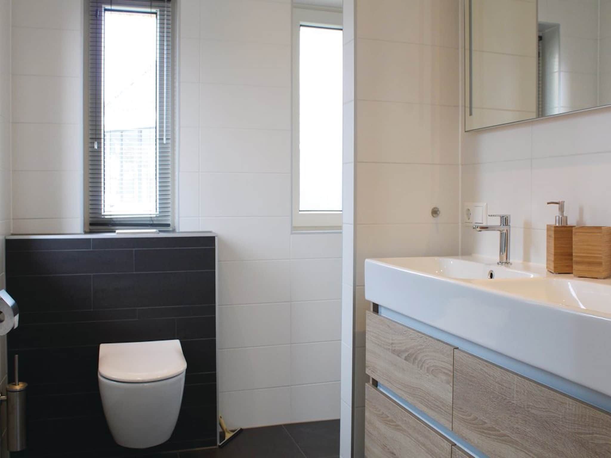 De badkamer van Recreatiepark Idskenhuizen 3 in Idskenhuizen