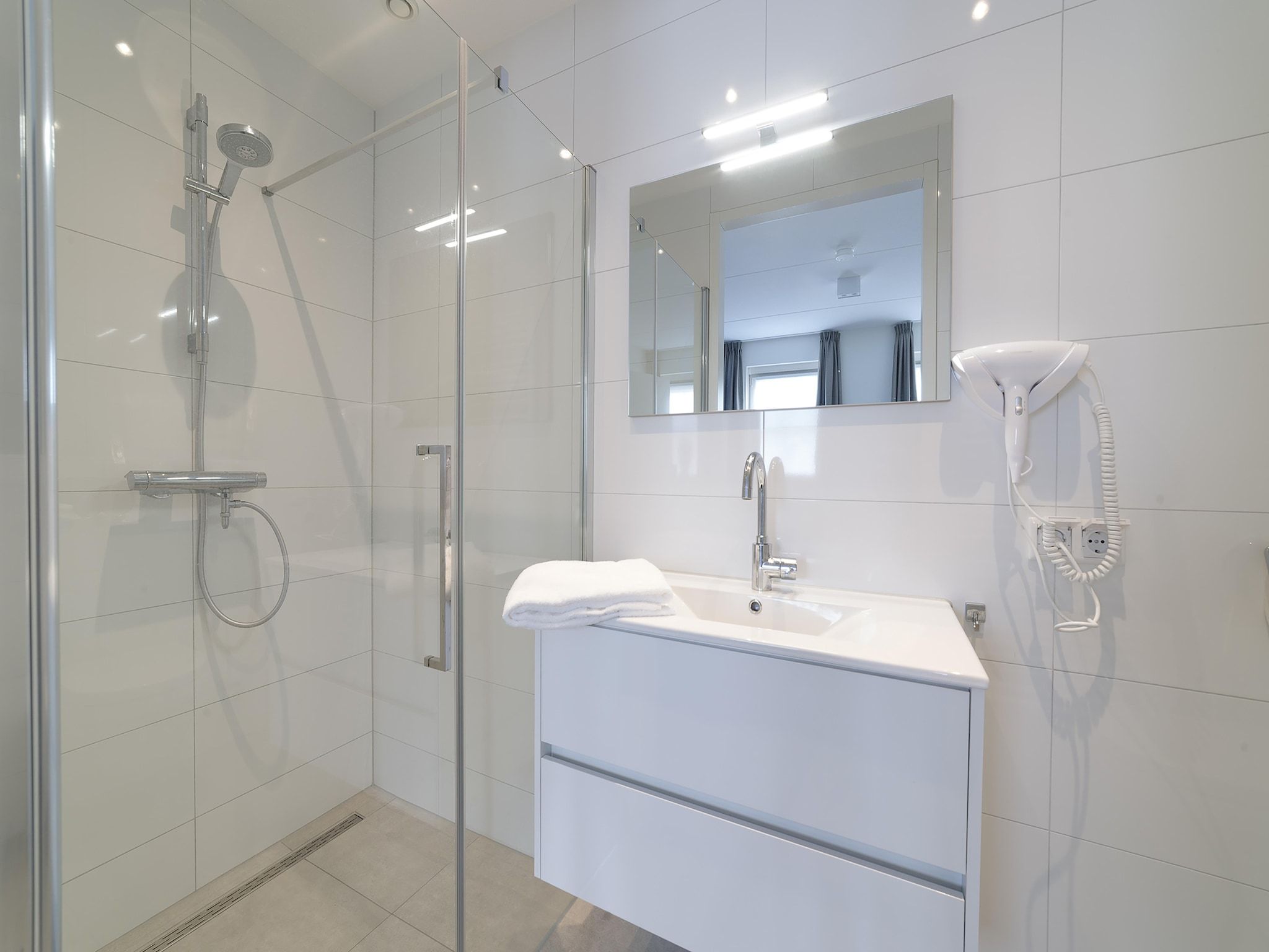 De badkamer van Zeeuwse Pracht 8 p welness in Colijnsplaat