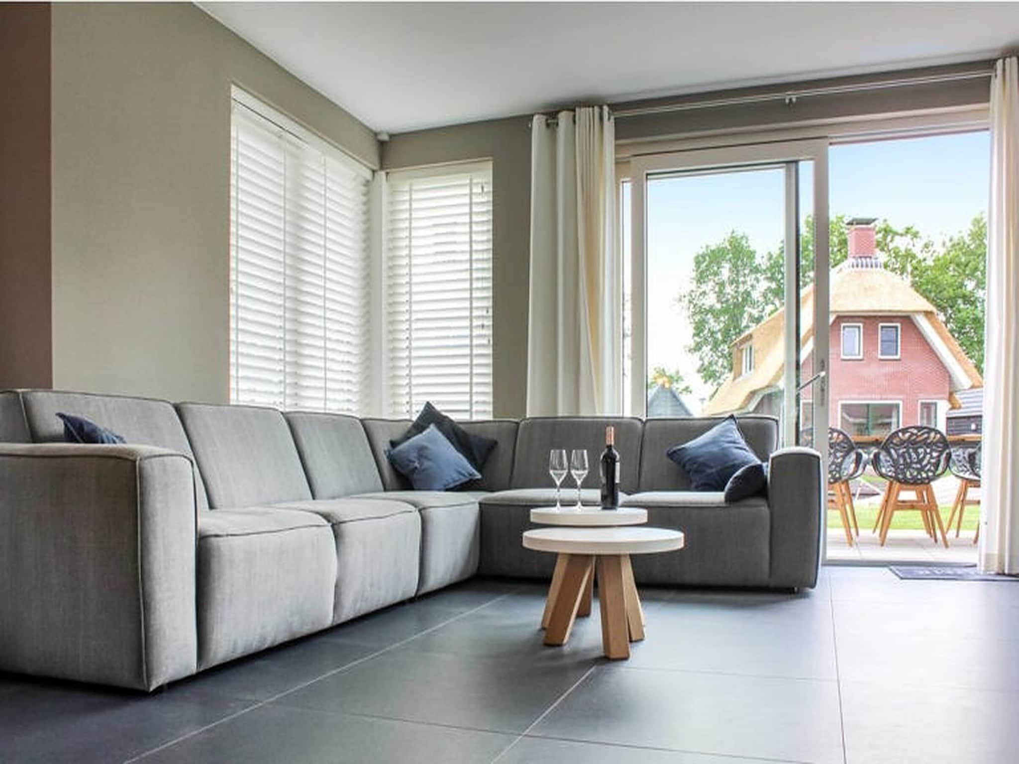 De woonkamer van Recreatiepark Idskenhuizen 1 in Idskenhuizen