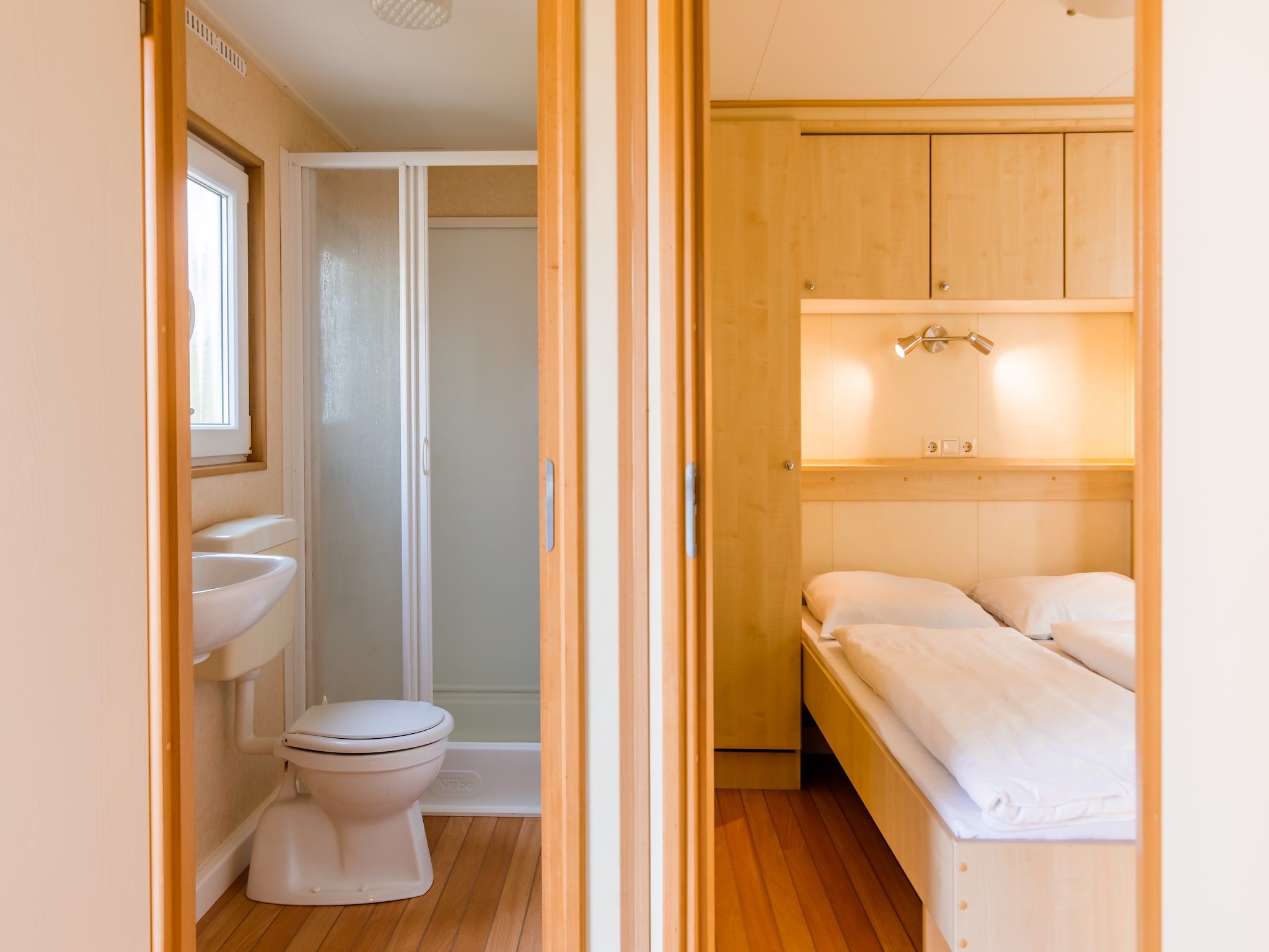 De badkamer van Vakantiepark Leukermeer 1 in Well