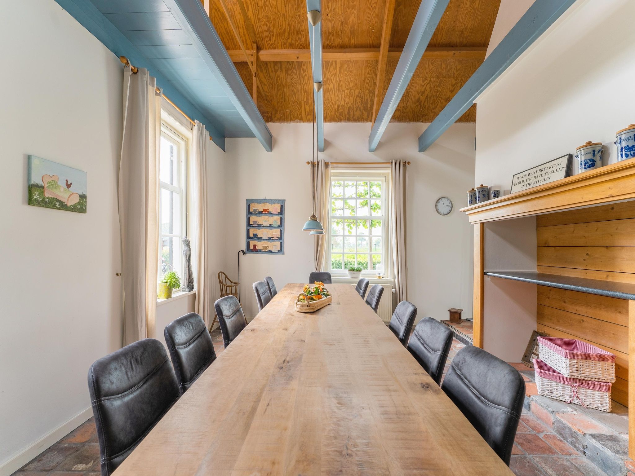 De eetkamer van The Old Farmhouse in Montfoort