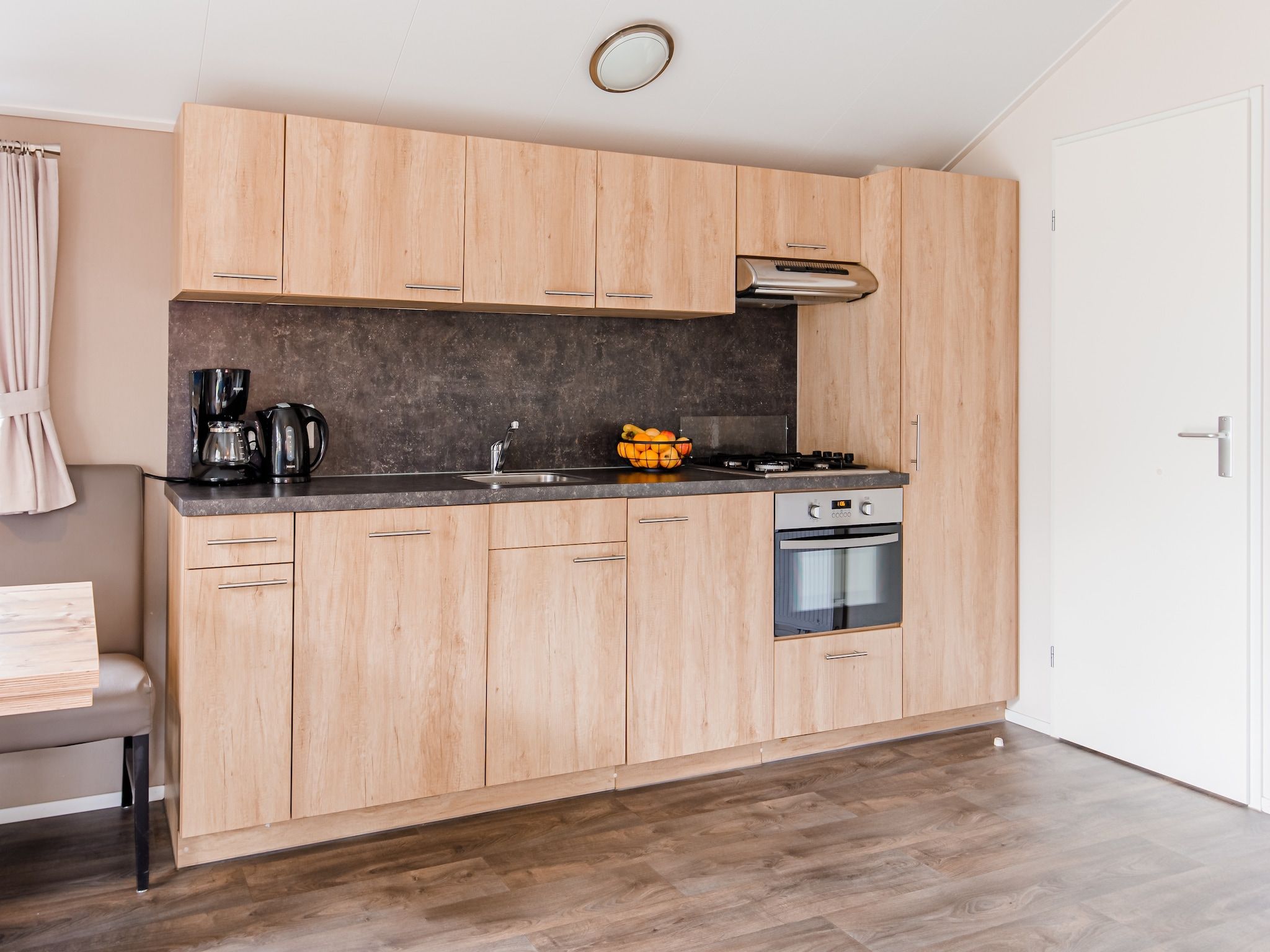 De keuken van Vakantiepark Leukermeer 11 in Well